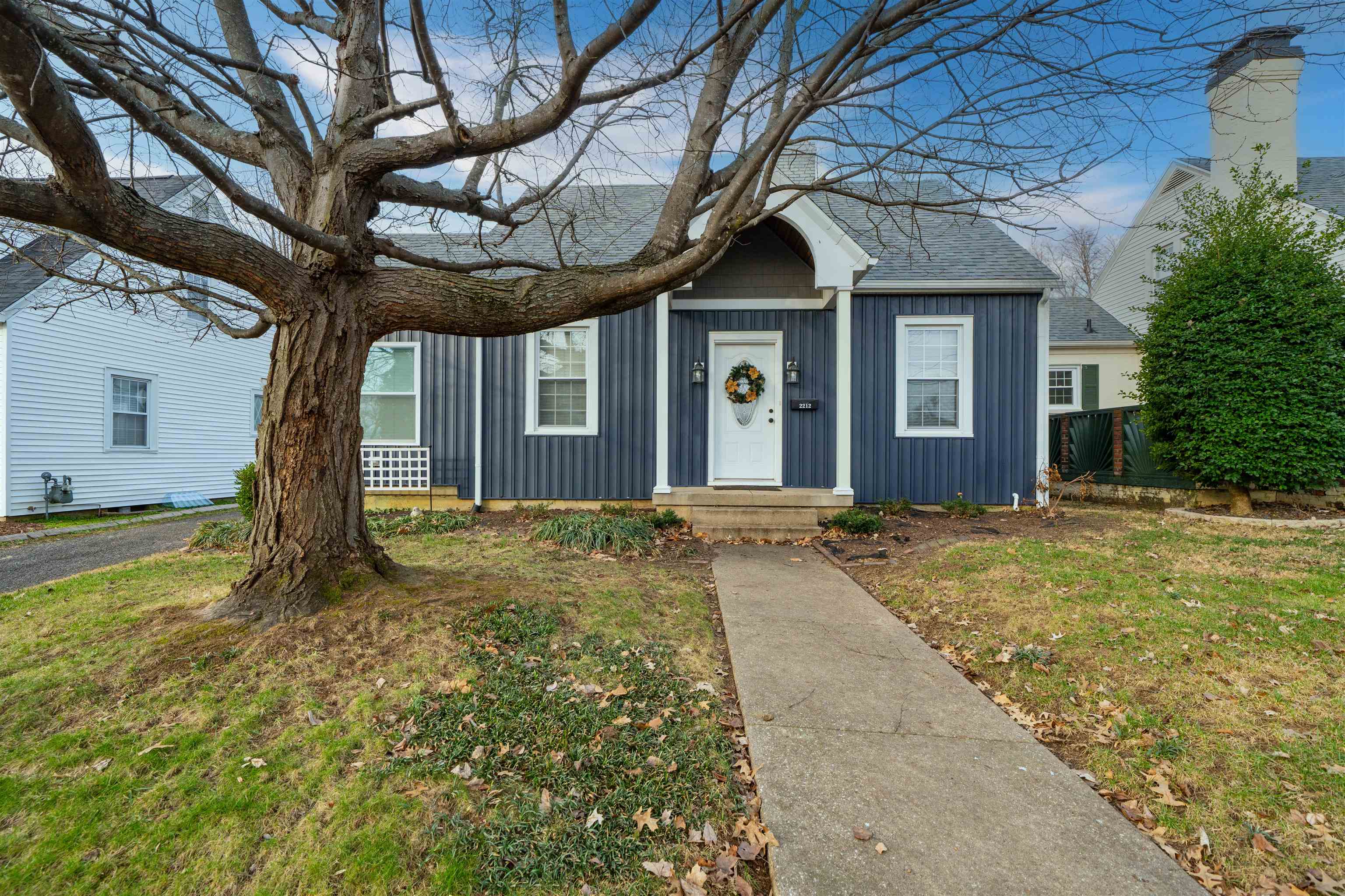 2212 Locust Street, Owensboro, Kentucky 42301, 3 Bedrooms Bedrooms, ,2 BathroomsBathrooms,Single Family Residence,For Sale,Locust Street,93902