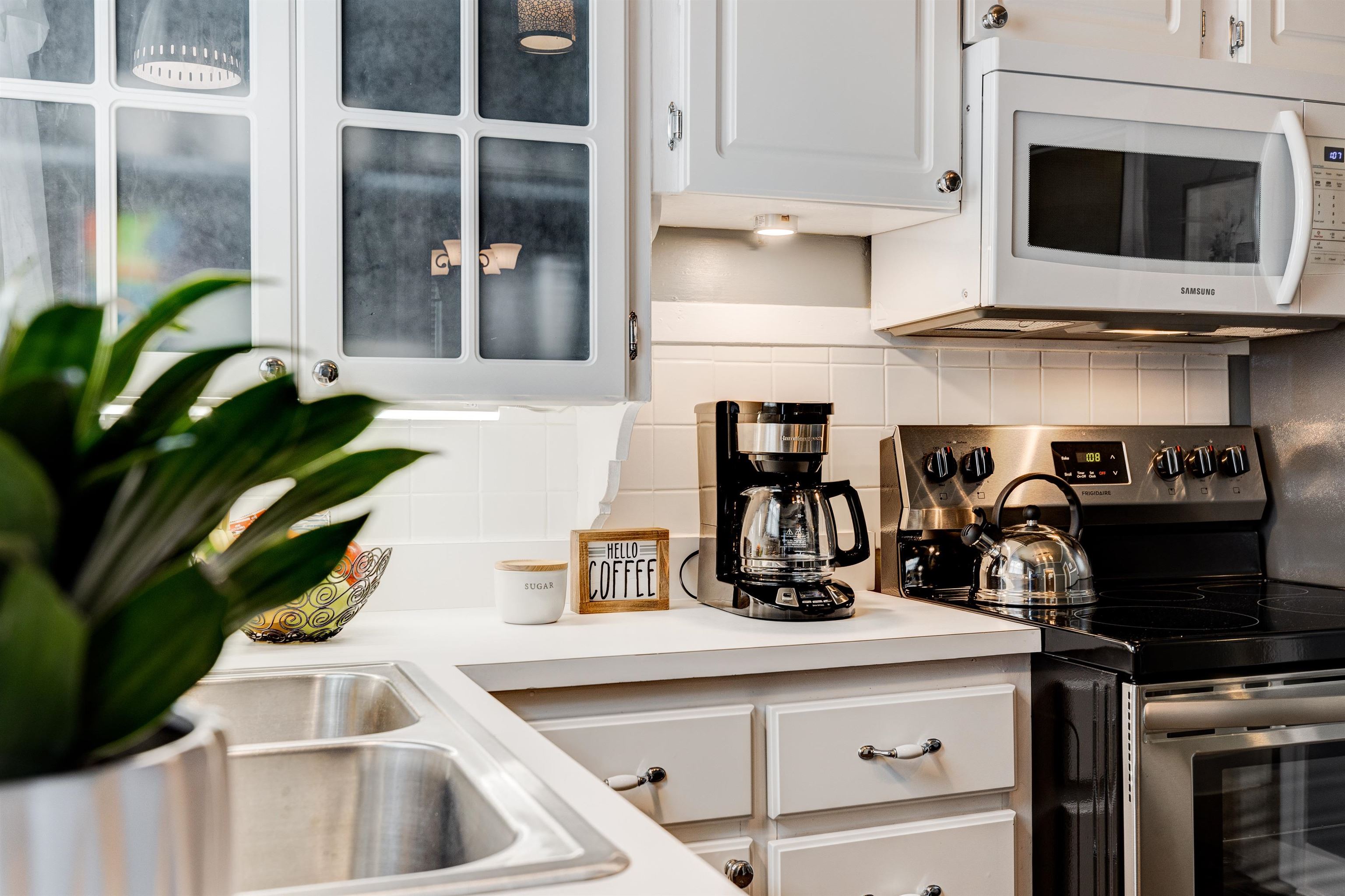 2212 Locust Street, Owensboro, Kentucky 42301, 3 Bedrooms Bedrooms, ,2 BathroomsBathrooms,Single Family Residence,For Sale,Locust Street,93902