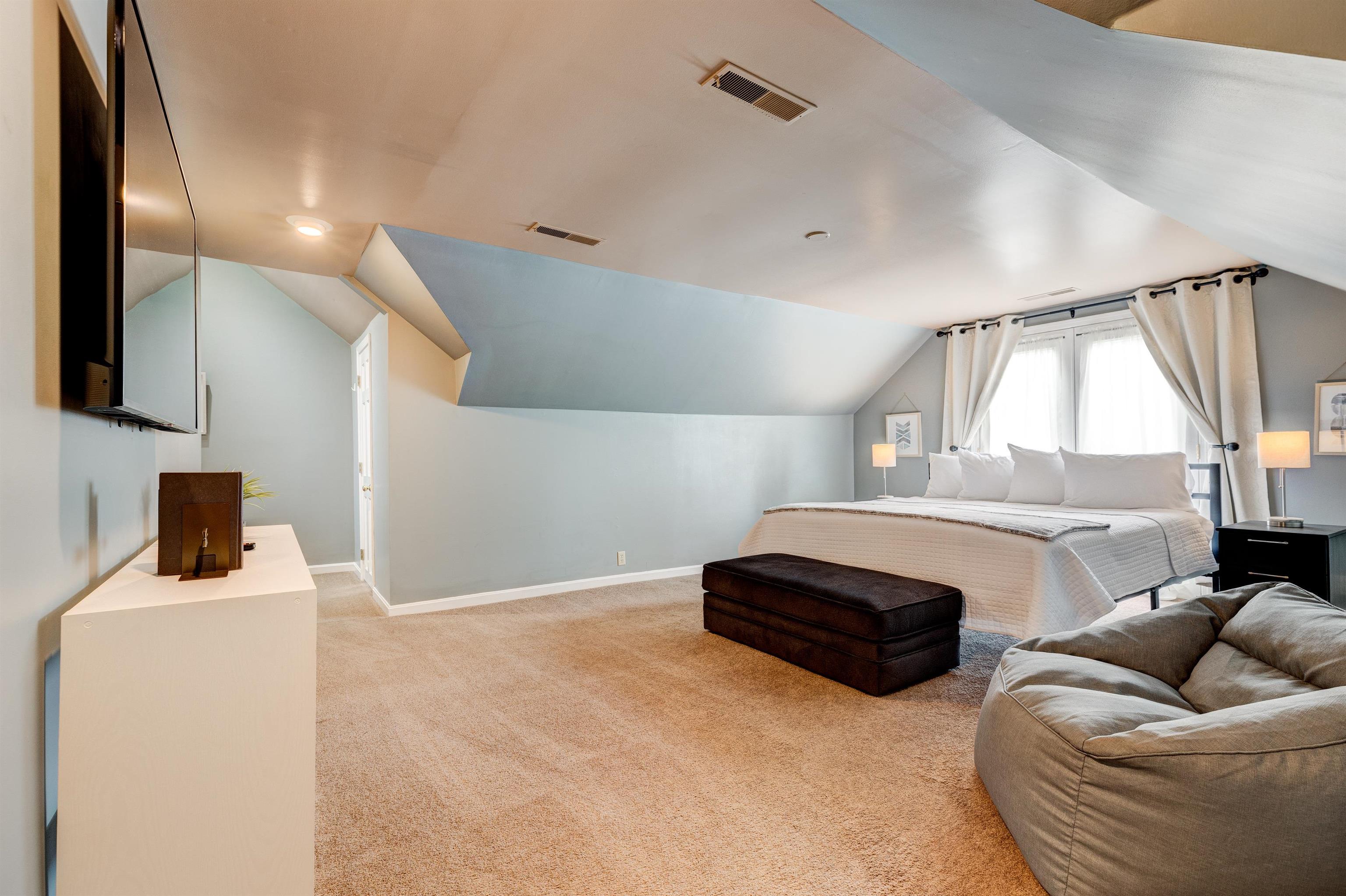 2212 Locust Street, Owensboro, Kentucky 42301, 3 Bedrooms Bedrooms, ,2 BathroomsBathrooms,Single Family Residence,For Sale,Locust Street,93902