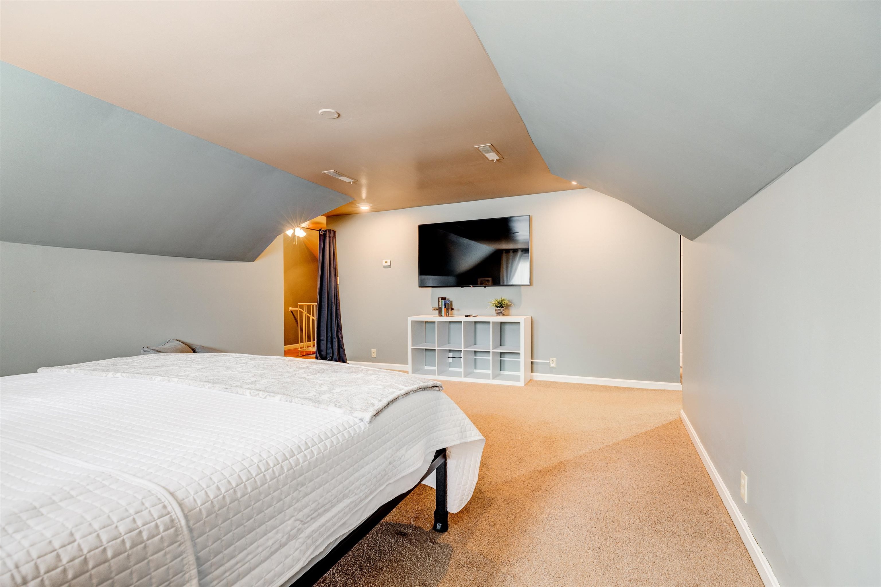 2212 Locust Street, Owensboro, Kentucky 42301, 3 Bedrooms Bedrooms, ,2 BathroomsBathrooms,Single Family Residence,For Sale,Locust Street,93902