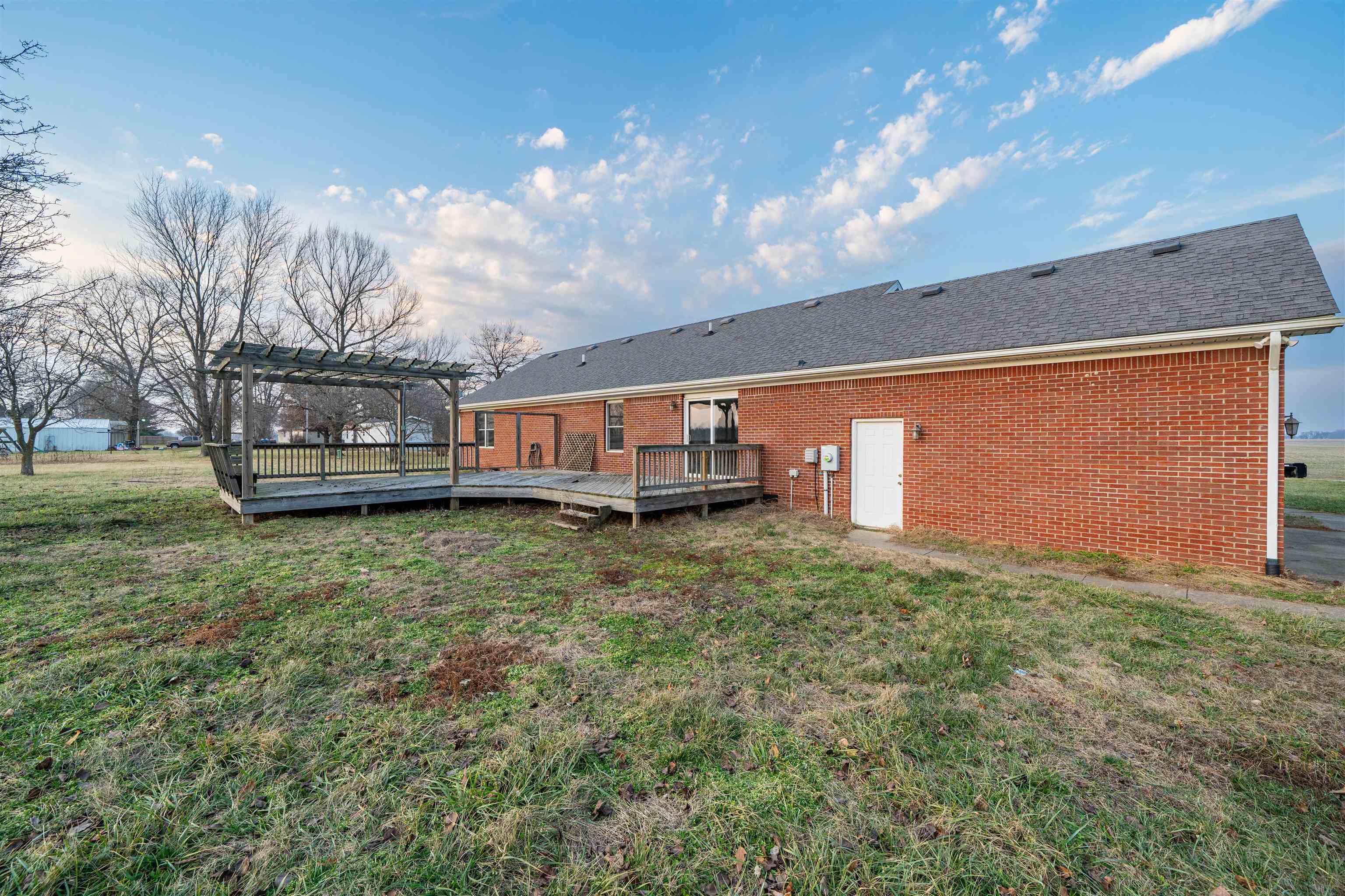 1620 Fogle Rd, Owensboro, Kentucky 42301, 3 Bedrooms Bedrooms, ,2 BathroomsBathrooms,Single Family Residence,For Sale,Fogle Rd,93917