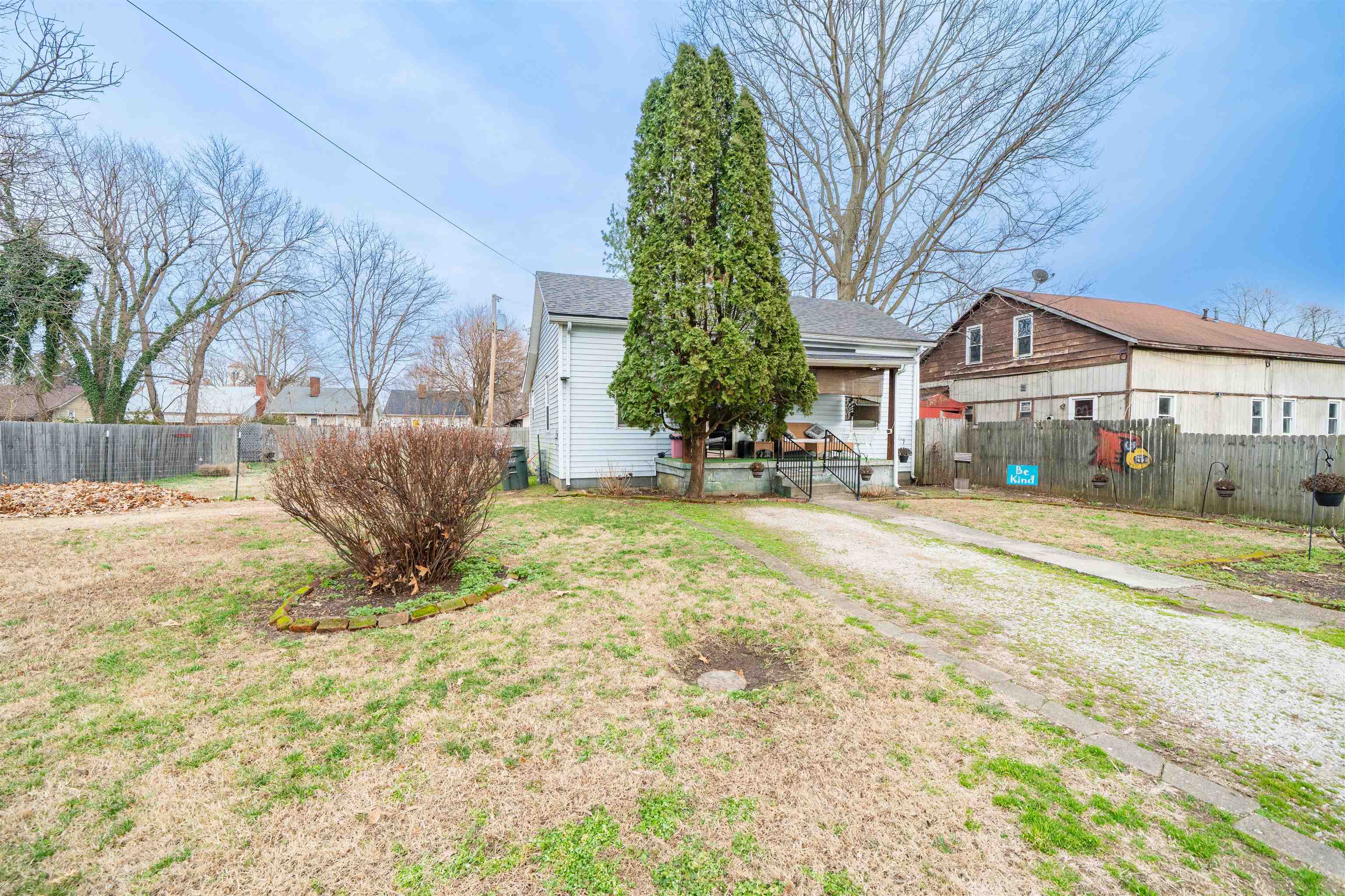 725 Elm St, Owensboro, Kentucky 42301, 1 Bedroom Bedrooms, ,1 BathroomBathrooms,Single Family Residence,For Sale,Elm St,93920