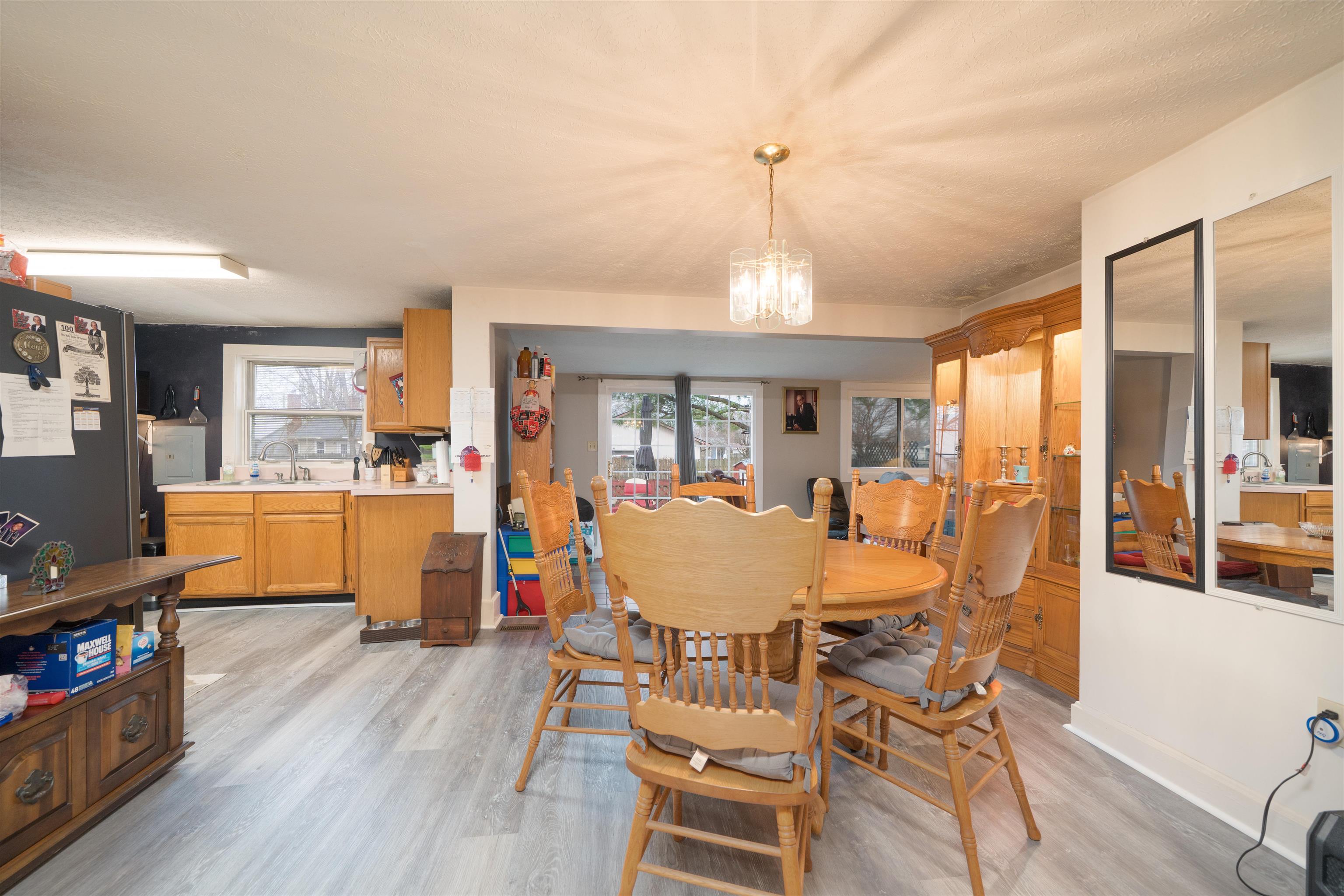 725 Elm St, Owensboro, Kentucky 42301, 1 Bedroom Bedrooms, ,1 BathroomBathrooms,Single Family Residence,For Sale,Elm St,93920