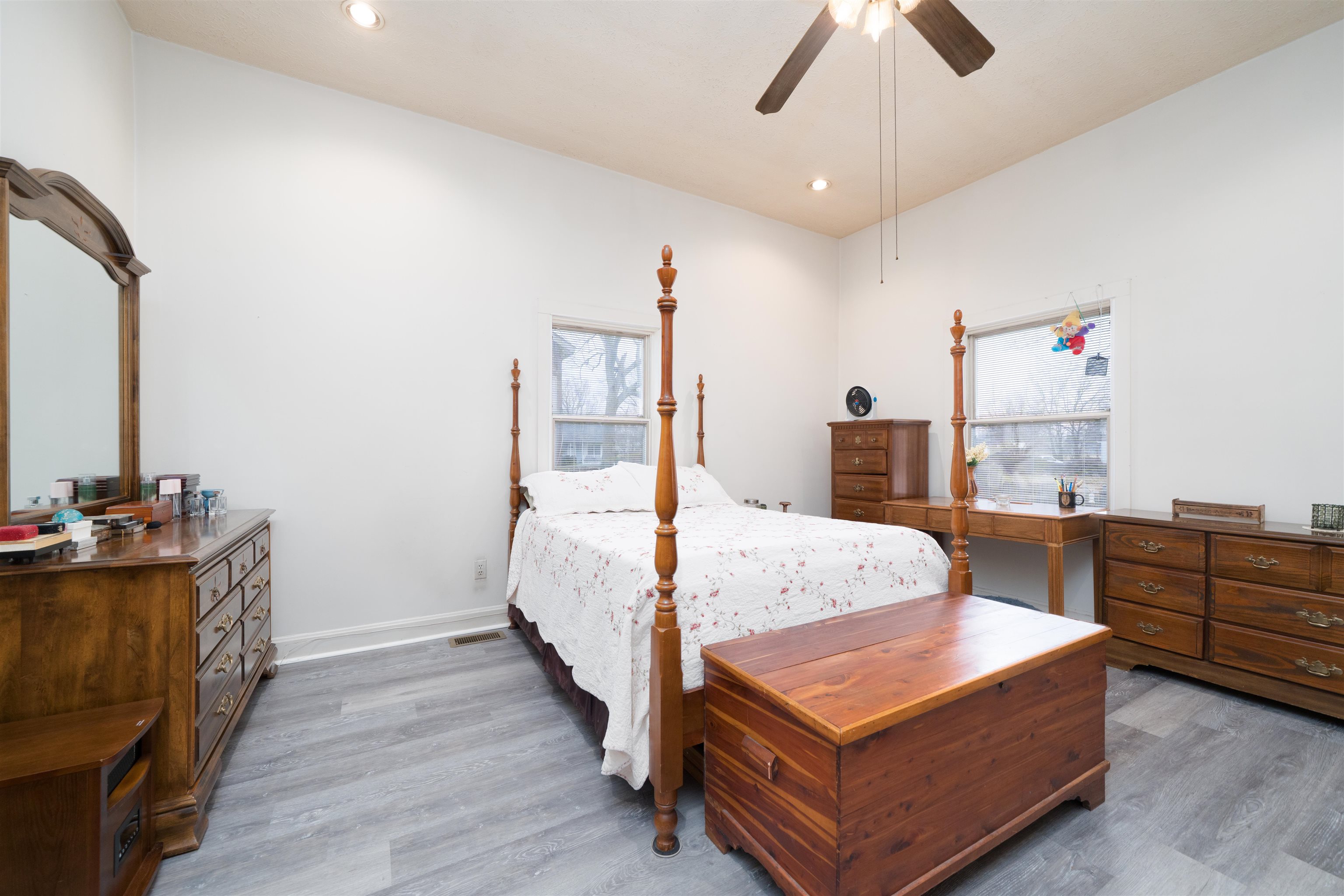 725 Elm St, Owensboro, Kentucky 42301, 1 Bedroom Bedrooms, ,1 BathroomBathrooms,Single Family Residence,For Sale,Elm St,93920