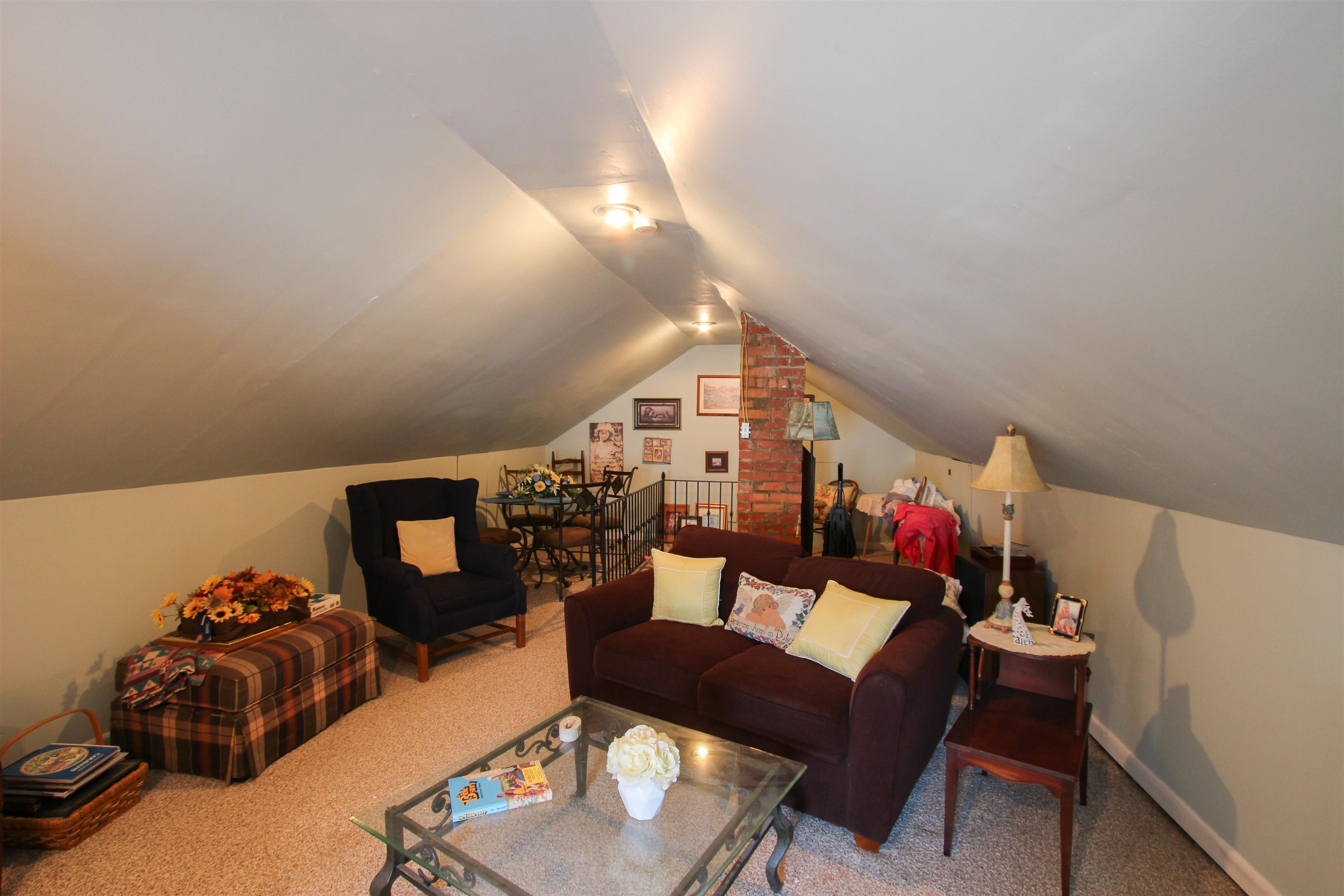 902 Hill Ave, Owensboro, Kentucky 42301, 3 Bedrooms Bedrooms, ,1 BathroomBathrooms,Single Family Residence,For Sale,Hill Ave,93923