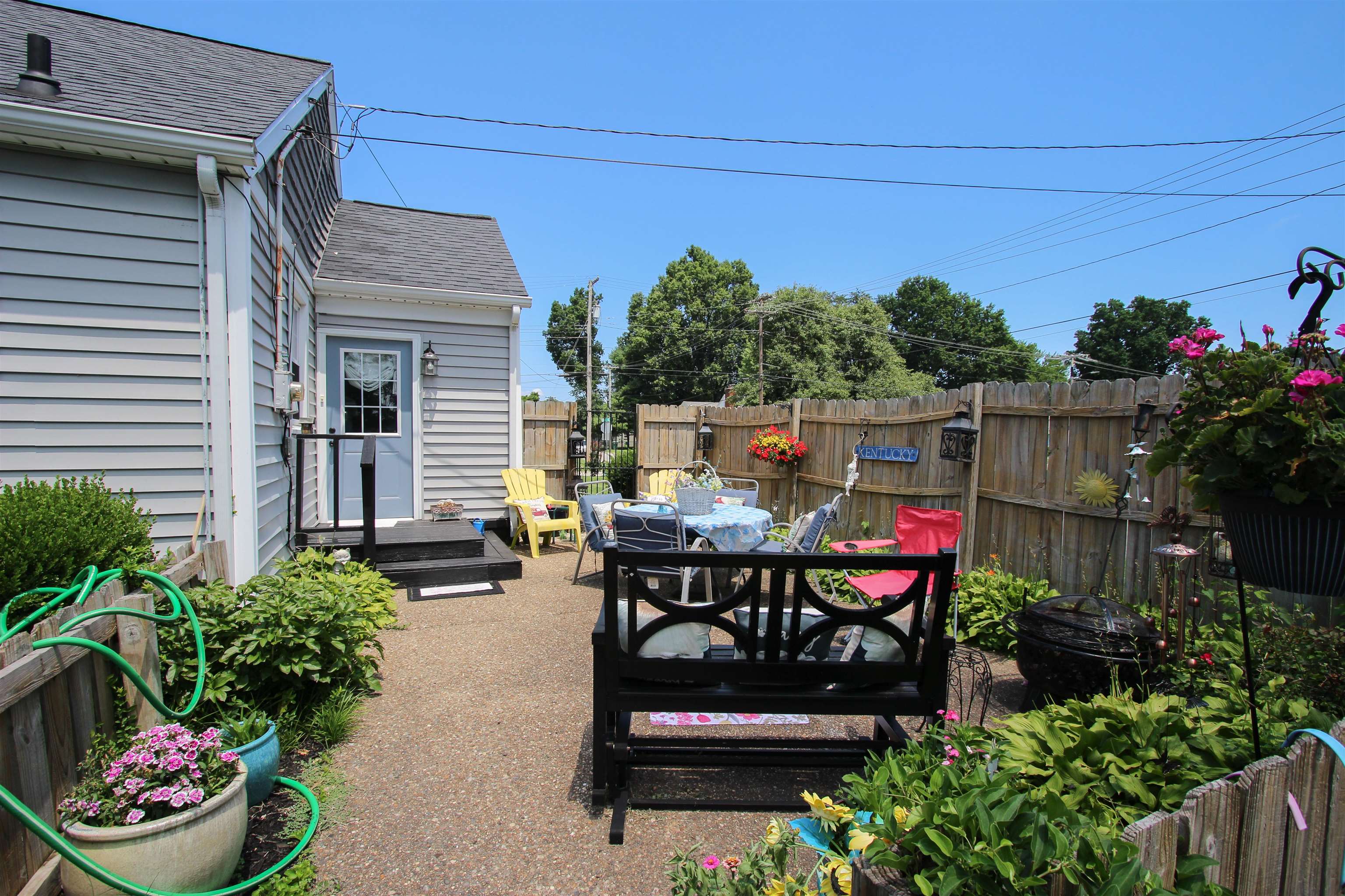 902 Hill Ave, Owensboro, Kentucky 42301, 3 Bedrooms Bedrooms, ,1 BathroomBathrooms,Single Family Residence,For Sale,Hill Ave,93923