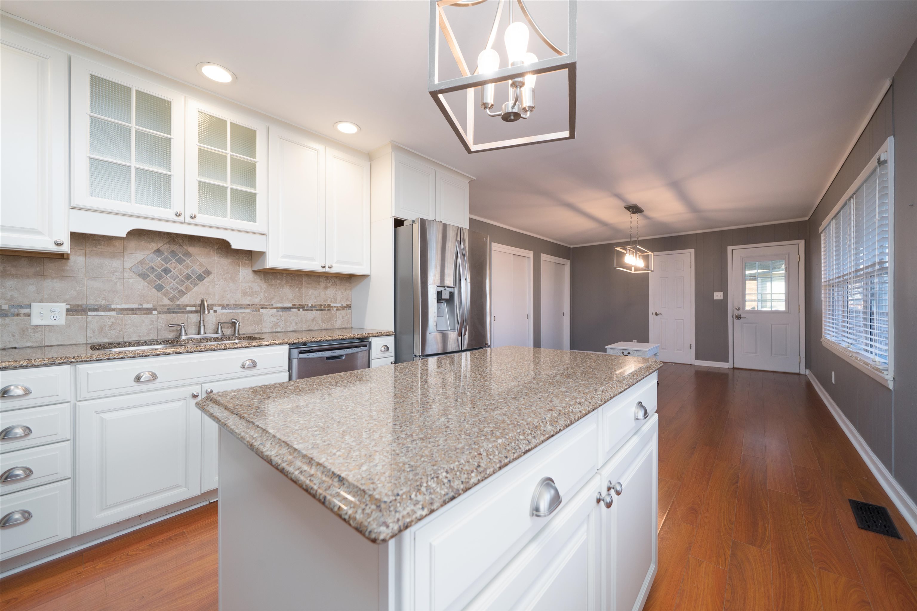 2504 Windsor Avenue, Owensboro, Kentucky 42301, 3 Bedrooms Bedrooms, ,2 BathroomsBathrooms,Single Family Residence,For Sale,Windsor Avenue,93927