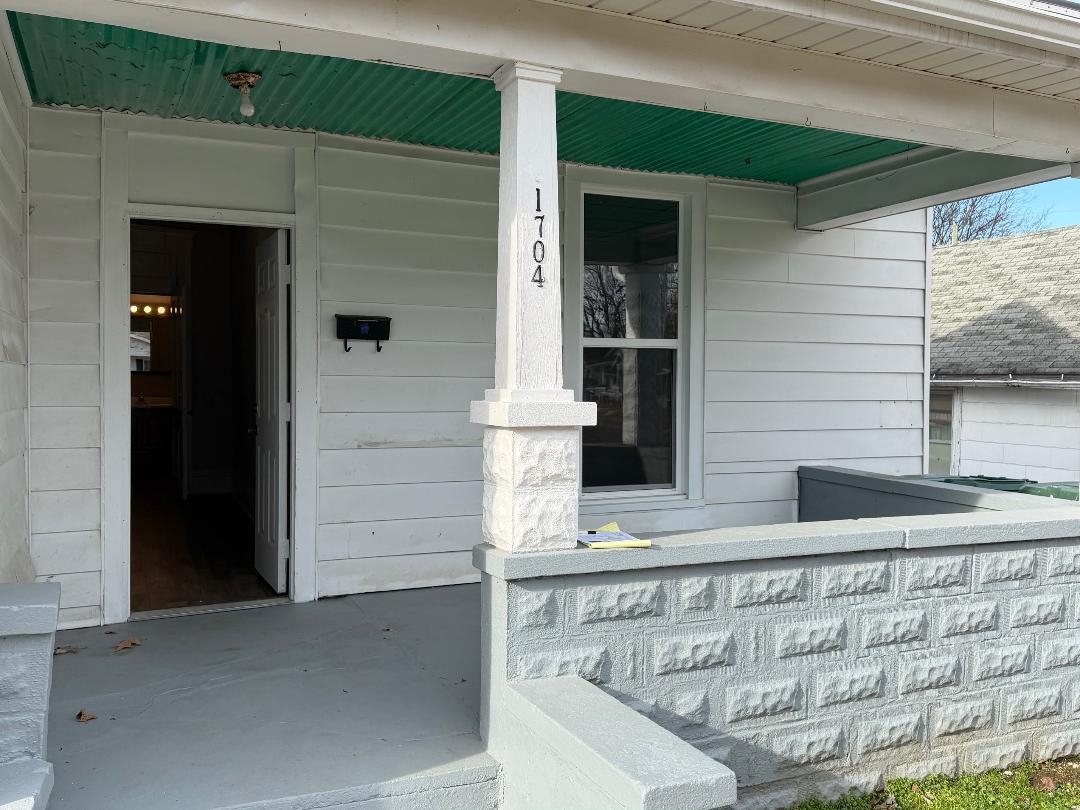 1704 McConnell Ave, Owensboro, Kentucky 42303, 2 Bedrooms Bedrooms, ,1 BathroomBathrooms,Single Family Residence,For Sale,McConnell Ave,93929