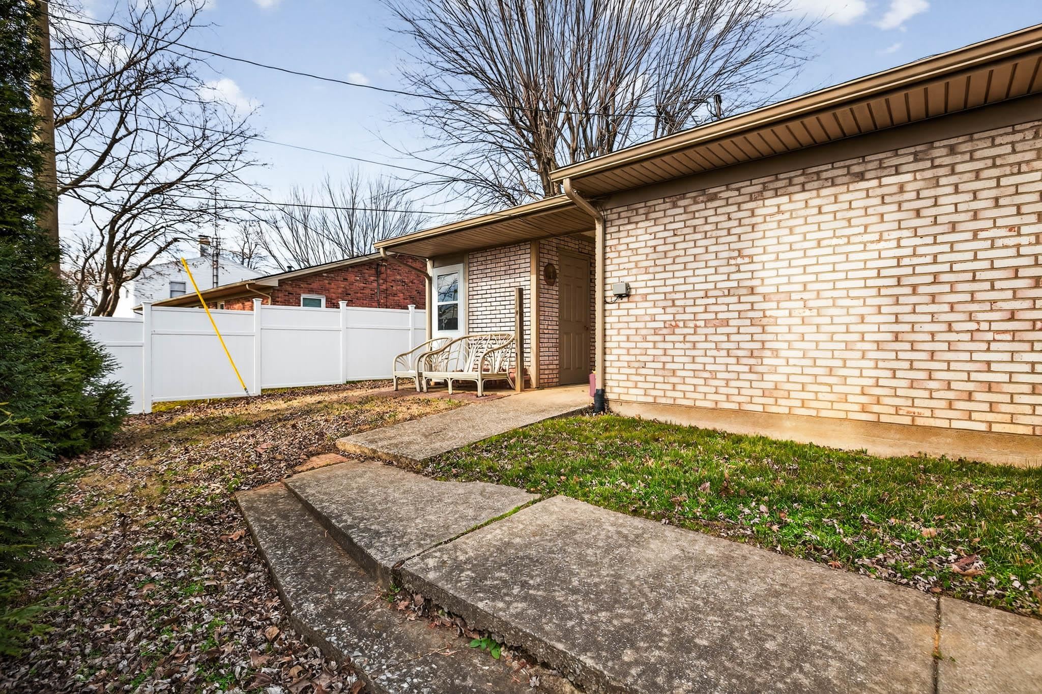 2200 Middleground, Owensboro, Kentucky 42301, 3 Bedrooms Bedrooms, ,2 BathroomsBathrooms,Single Family Residence,For Sale,Middleground,93935