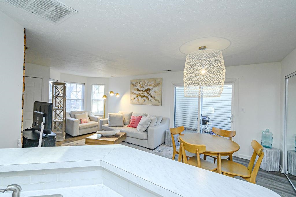 2405 Elder Drive, Owensboro, Kentucky 42301, 2 Bedrooms Bedrooms, ,1 BathroomBathrooms,Single Family Residence,For Sale,Elder Drive,93943