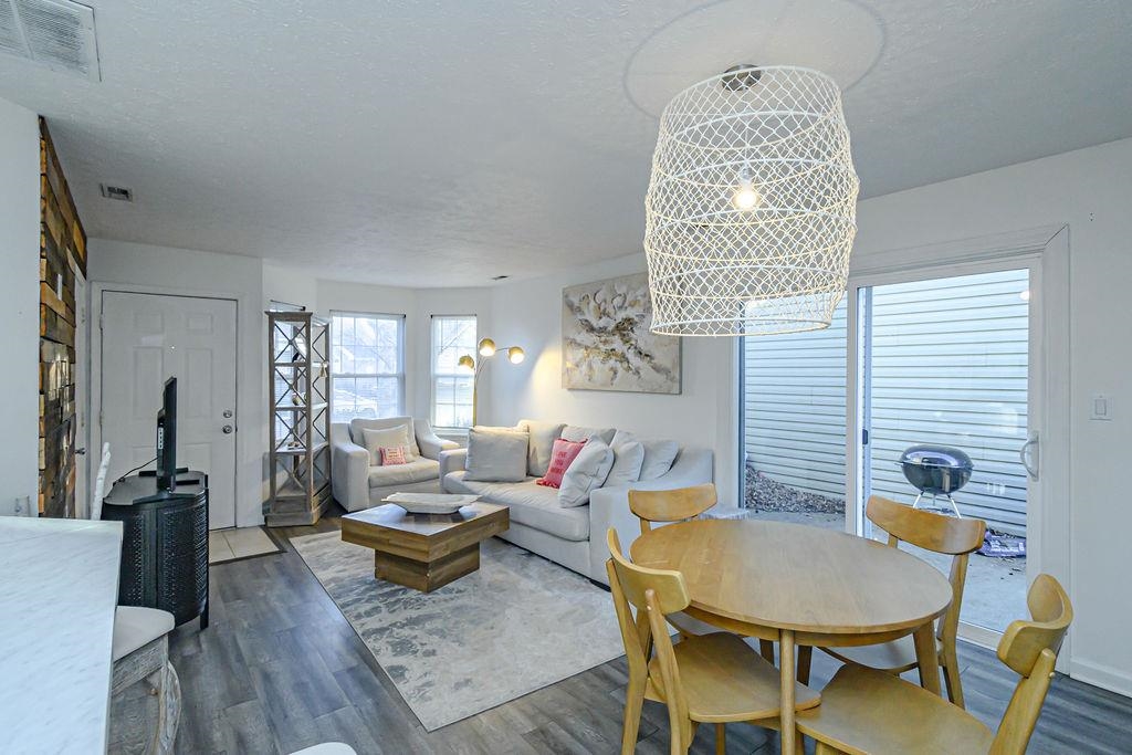 2405 Elder Drive, Owensboro, Kentucky 42301, 2 Bedrooms Bedrooms, ,1 BathroomBathrooms,Single Family Residence,For Sale,Elder Drive,93943