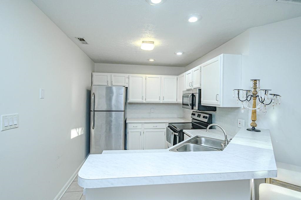 2405 Elder Drive, Owensboro, Kentucky 42301, 2 Bedrooms Bedrooms, ,1 BathroomBathrooms,Single Family Residence,For Sale,Elder Drive,93943