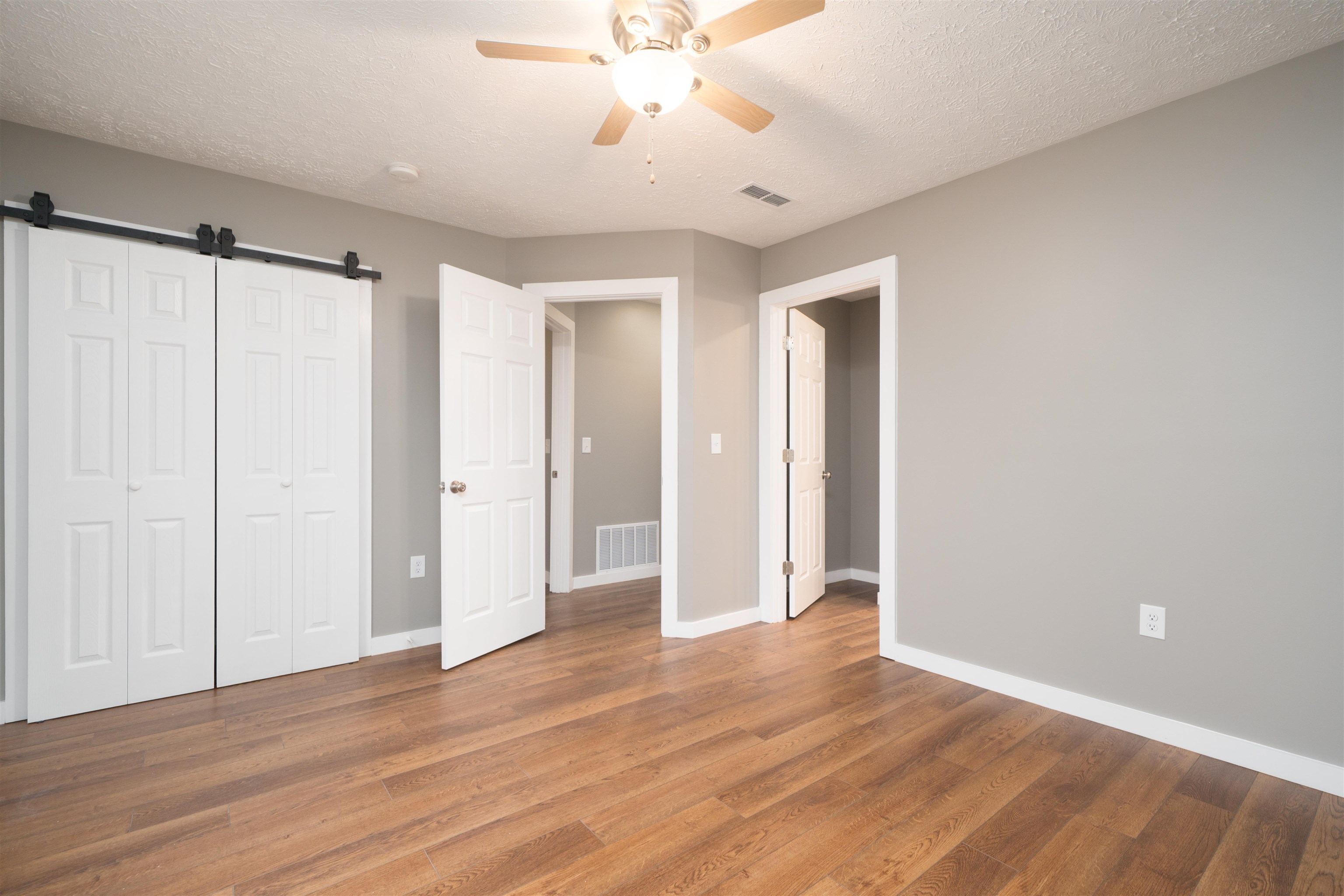 705 Hall St, Owensboro, Kentucky 42303, 3 Bedrooms Bedrooms, ,2 BathroomsBathrooms,Single Family Residence,For Sale,Hall St,93951