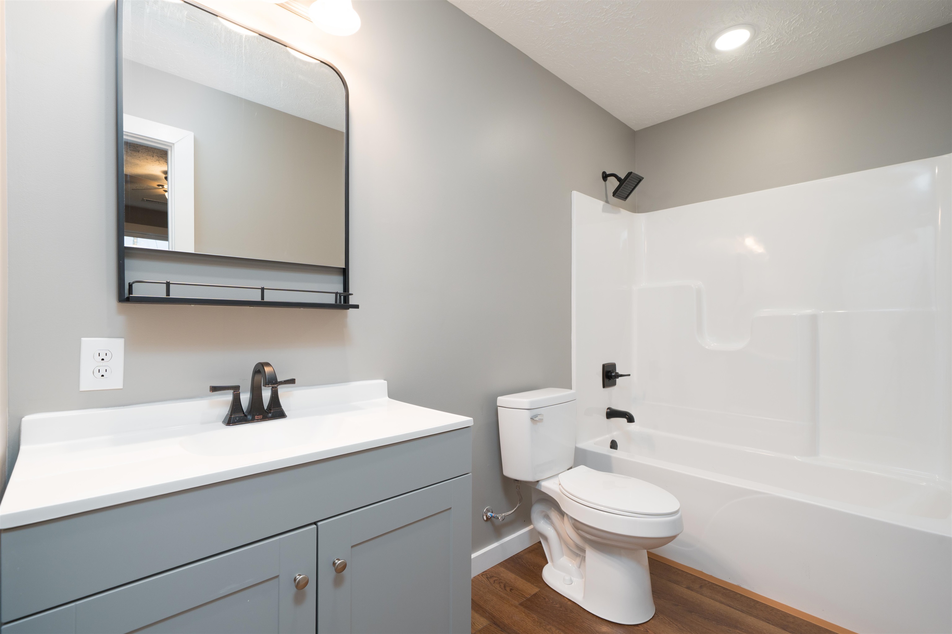 705 Hall St, Owensboro, Kentucky 42303, 3 Bedrooms Bedrooms, ,2 BathroomsBathrooms,Single Family Residence,For Sale,Hall St,93951