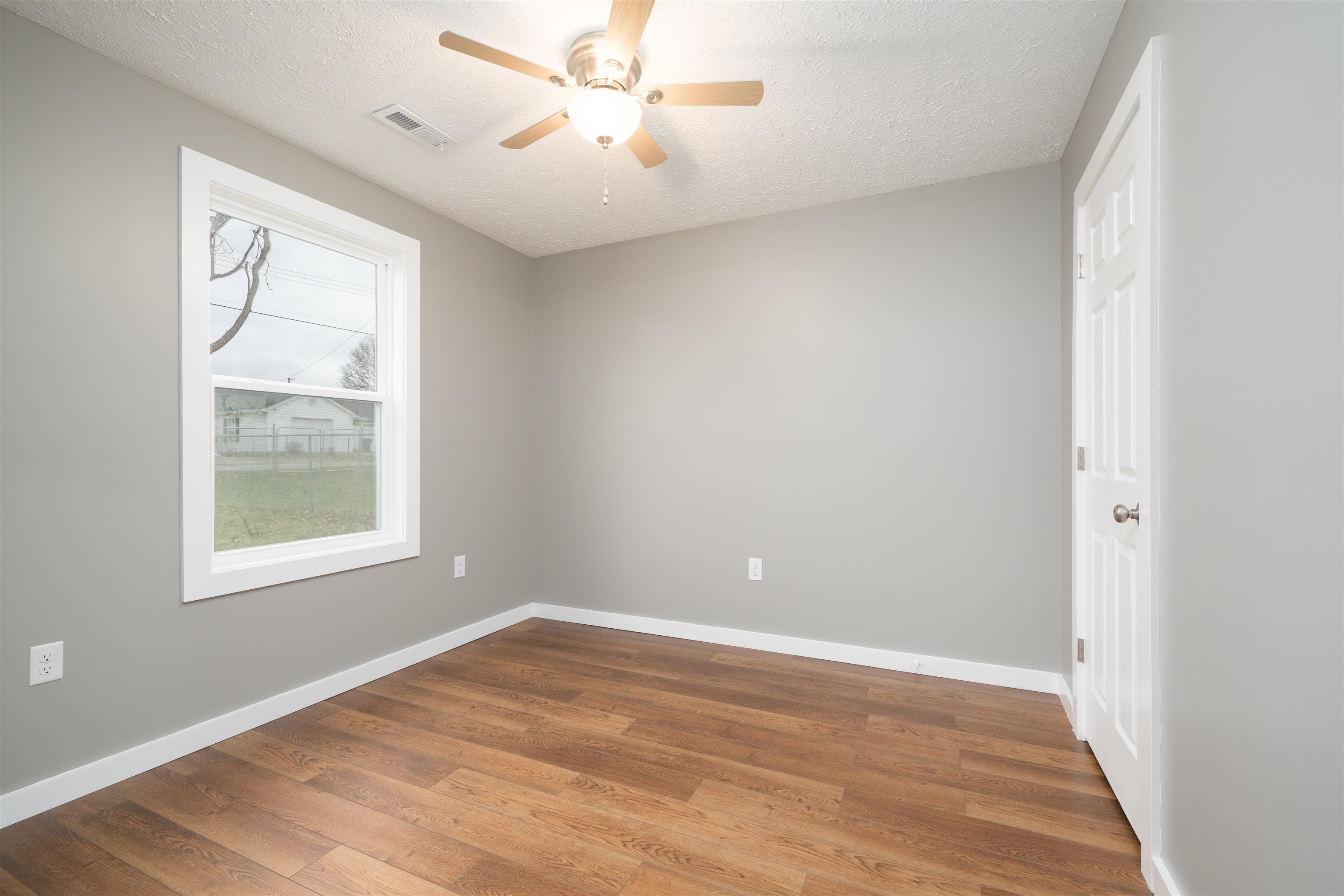 705 Hall St, Owensboro, Kentucky 42303, 3 Bedrooms Bedrooms, ,2 BathroomsBathrooms,Single Family Residence,For Sale,Hall St,93951