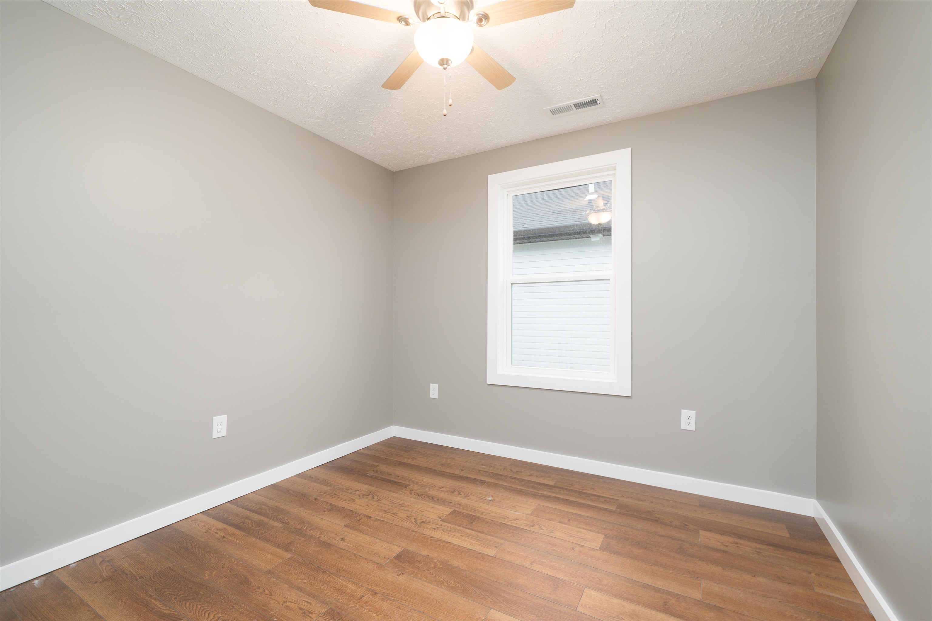 705 Hall St, Owensboro, Kentucky 42303, 3 Bedrooms Bedrooms, ,2 BathroomsBathrooms,Single Family Residence,For Sale,Hall St,93951