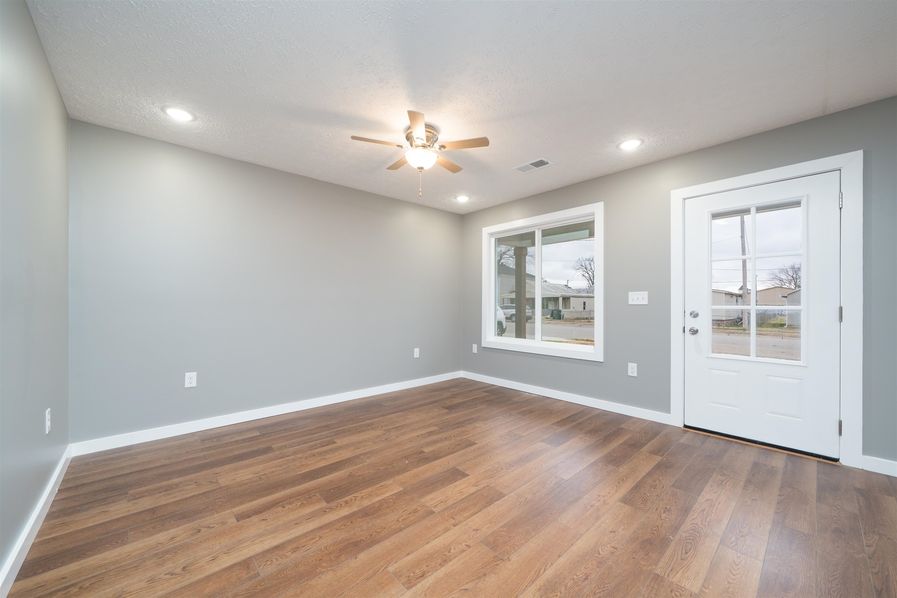 705 Hall St, Owensboro, Kentucky 42303, 3 Bedrooms Bedrooms, ,2 BathroomsBathrooms,Single Family Residence,For Sale,Hall St,93951