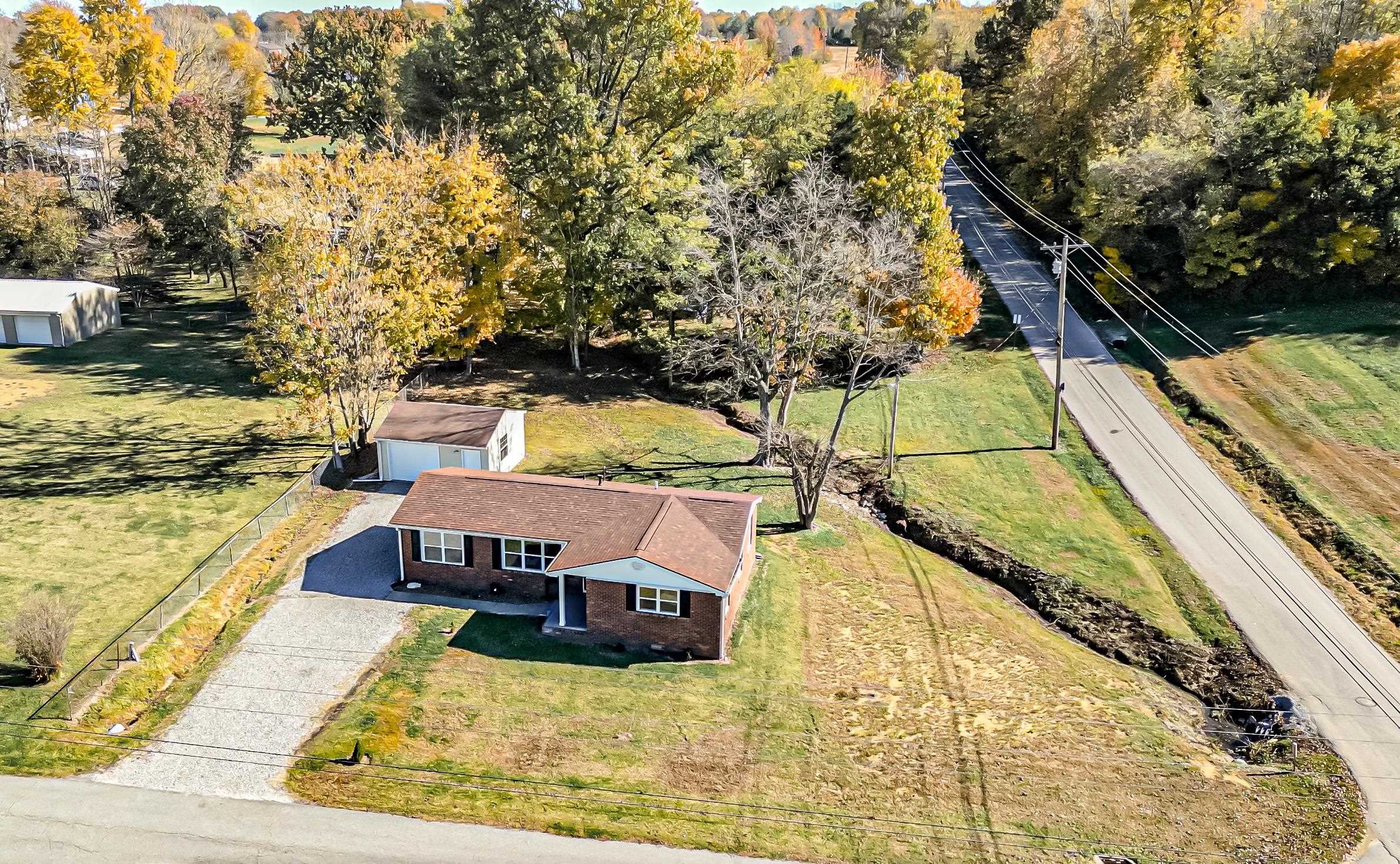 10570 Jefferson Street, Whitesville, Kentucky 42378, 3 Bedrooms Bedrooms, ,2 BathroomsBathrooms,Single Family Residence,For Sale,Jefferson Street,93952