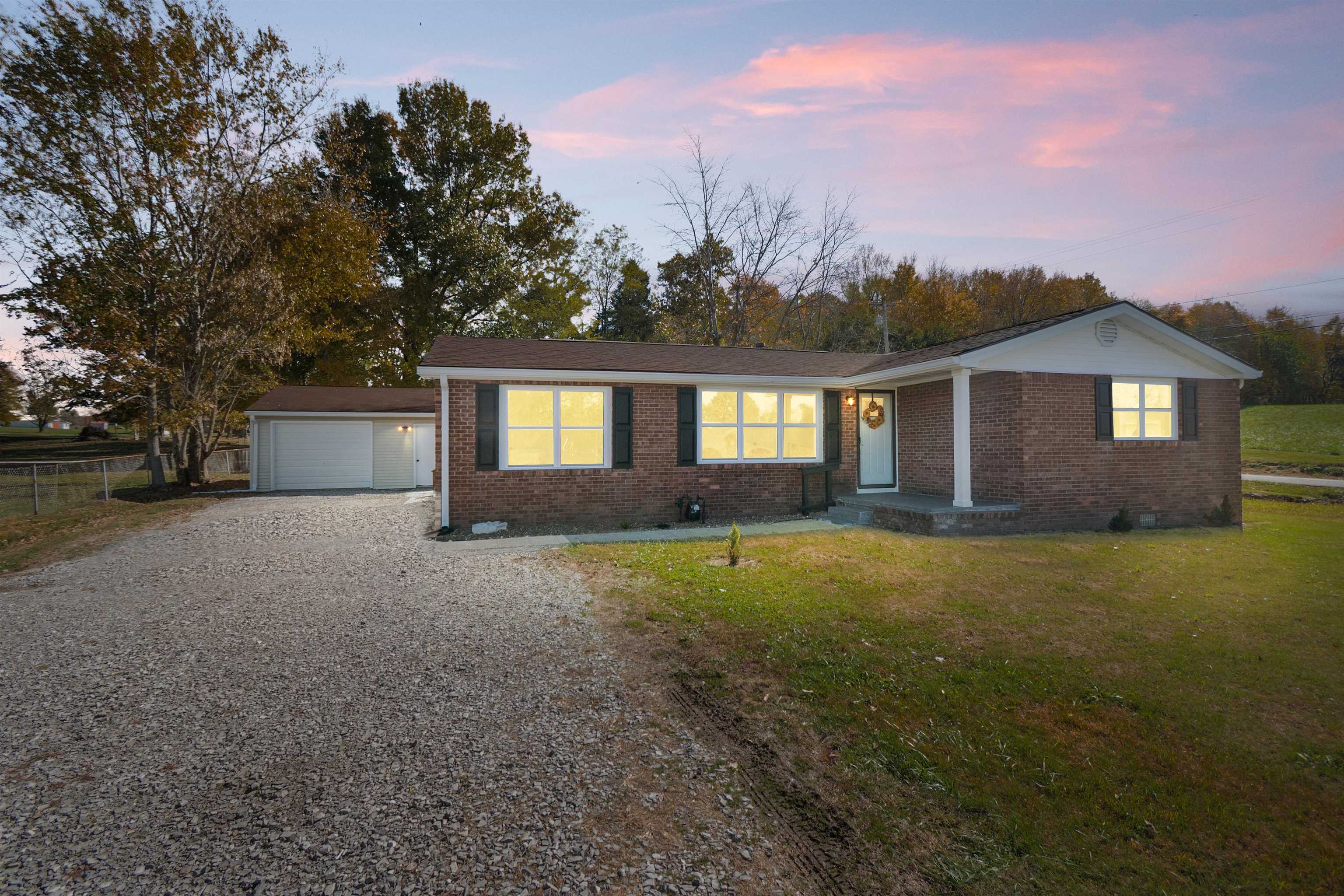 10570 Jefferson Street, Whitesville, Kentucky 42378, 3 Bedrooms Bedrooms, ,2 BathroomsBathrooms,Single Family Residence,For Sale,Jefferson Street,93952