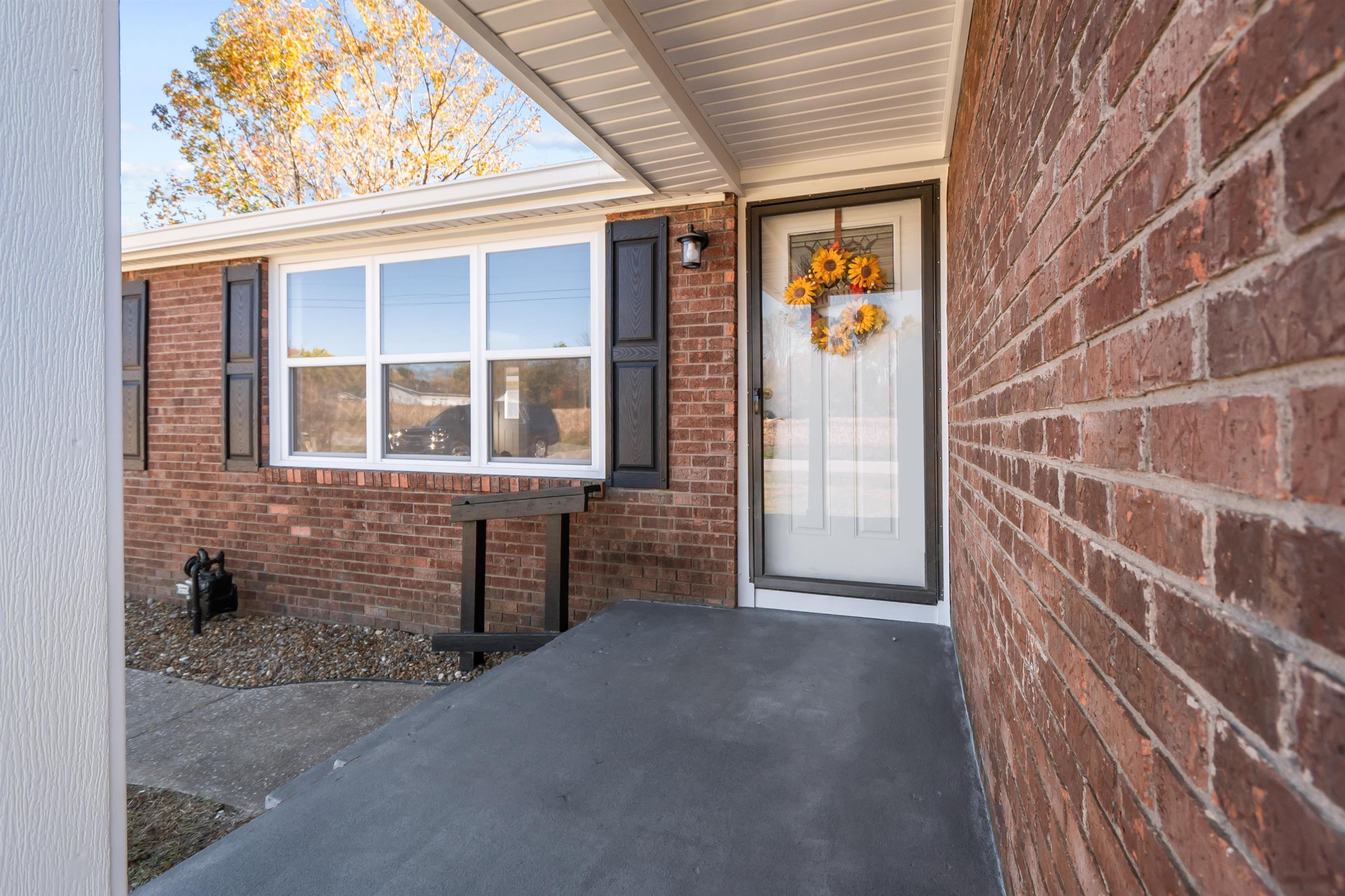 10570 Jefferson Street, Whitesville, Kentucky 42378, 3 Bedrooms Bedrooms, ,2 BathroomsBathrooms,Single Family Residence,For Sale,Jefferson Street,93952