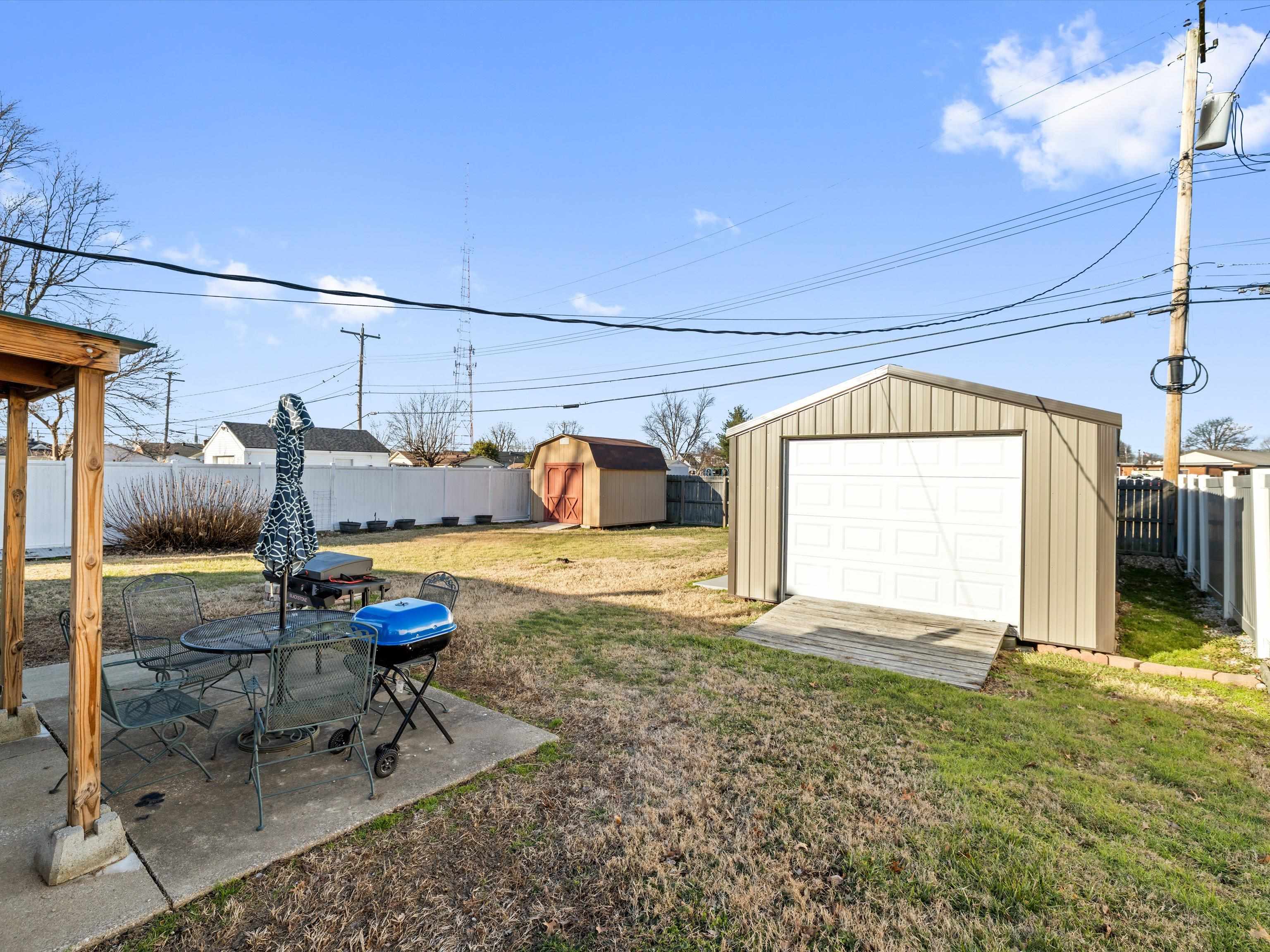 527 Suffolk Dr, Owensboro, Kentucky 42303, 3 Bedrooms Bedrooms, ,1 BathroomBathrooms,Single Family Residence,For Sale,Suffolk Dr,93955