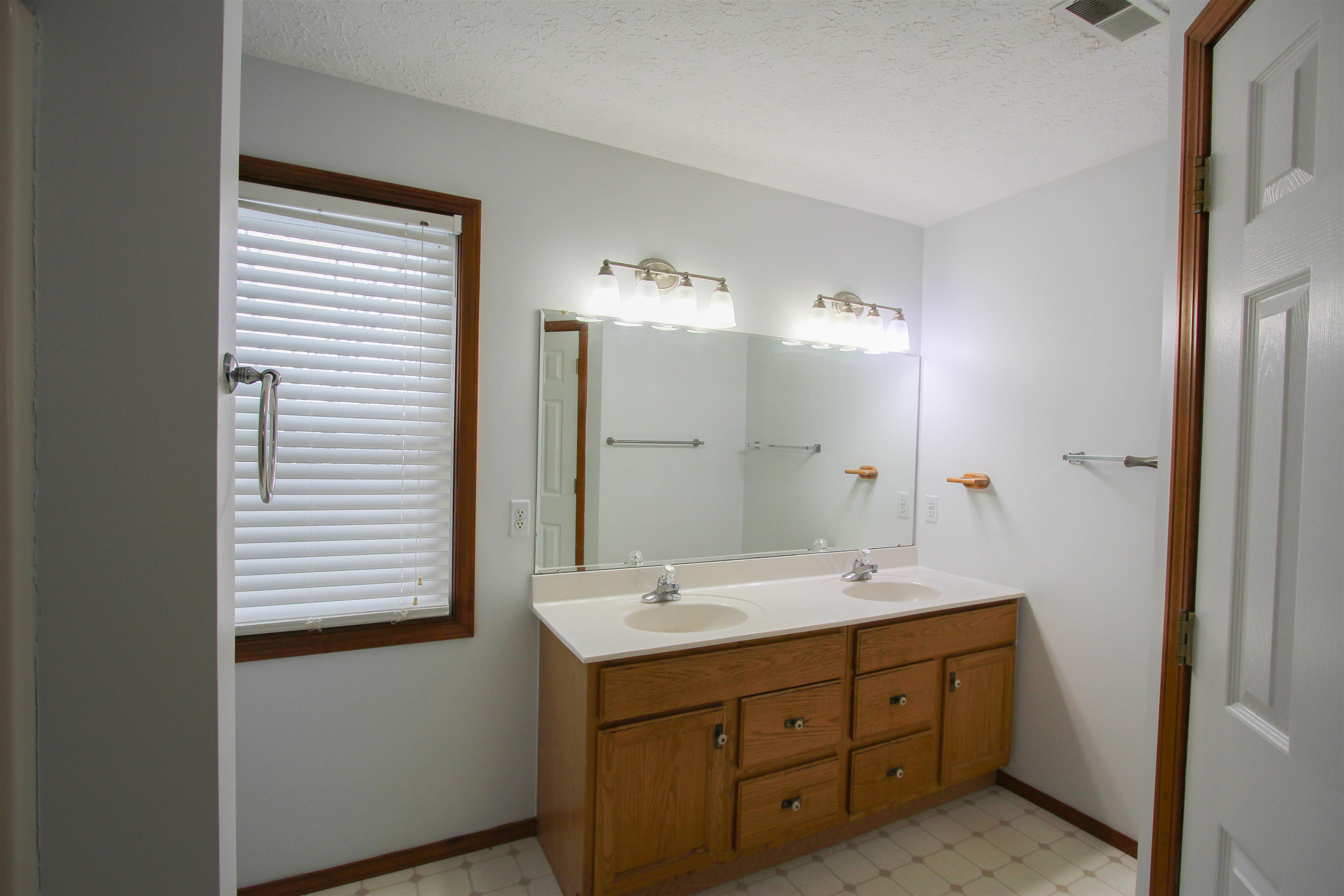 4601 Strickland Drive, Owensboro, Kentucky 42301, 4 Bedrooms Bedrooms, ,2 BathroomsBathrooms,Single Family Residence,For Sale,Strickland Drive,93959