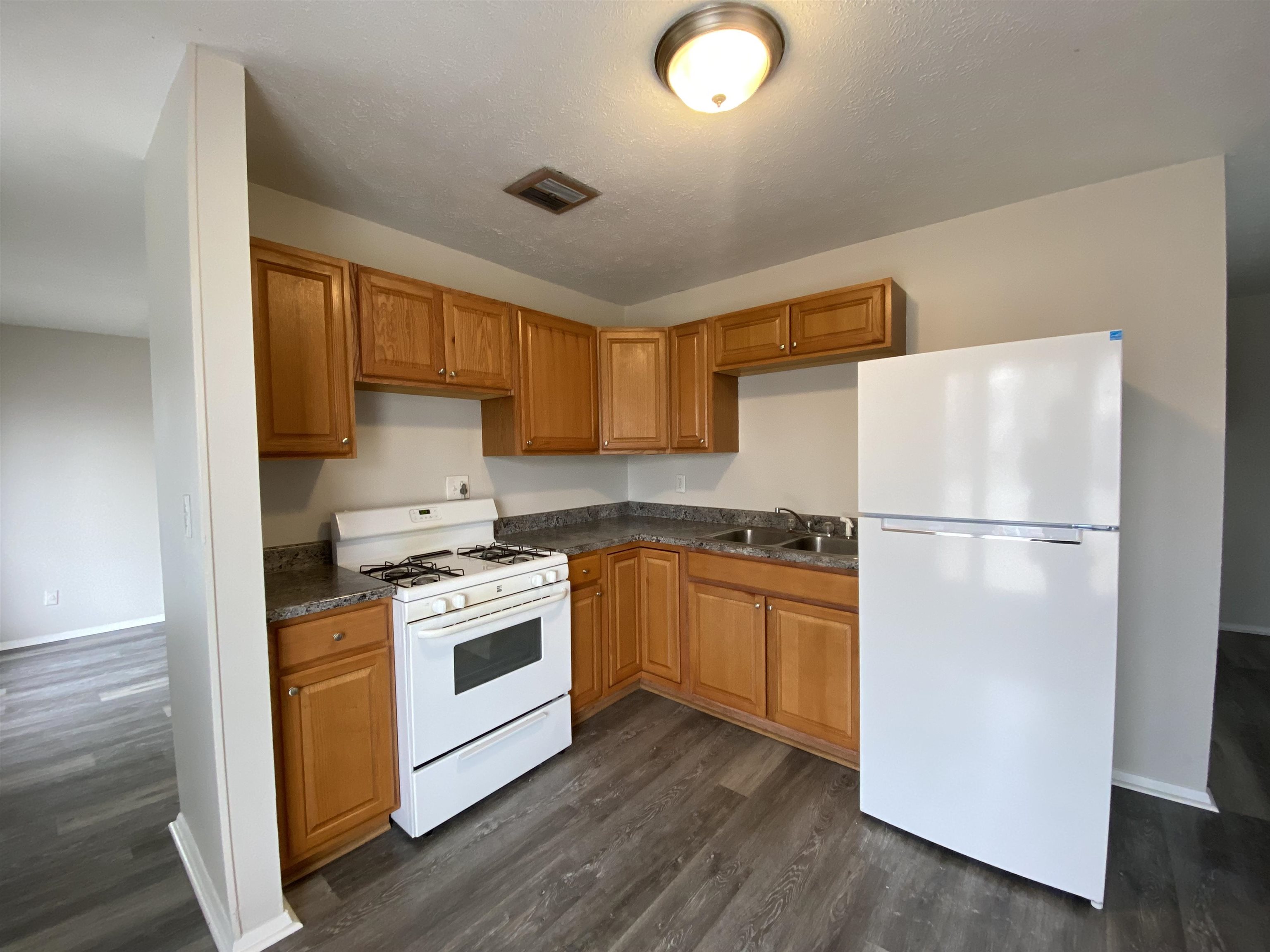 625 Jackson St, Owensboro, Kentucky 42303, 3 Bedrooms Bedrooms, ,1 BathroomBathrooms,Single Family Residence,For Sale,Jackson St,93962