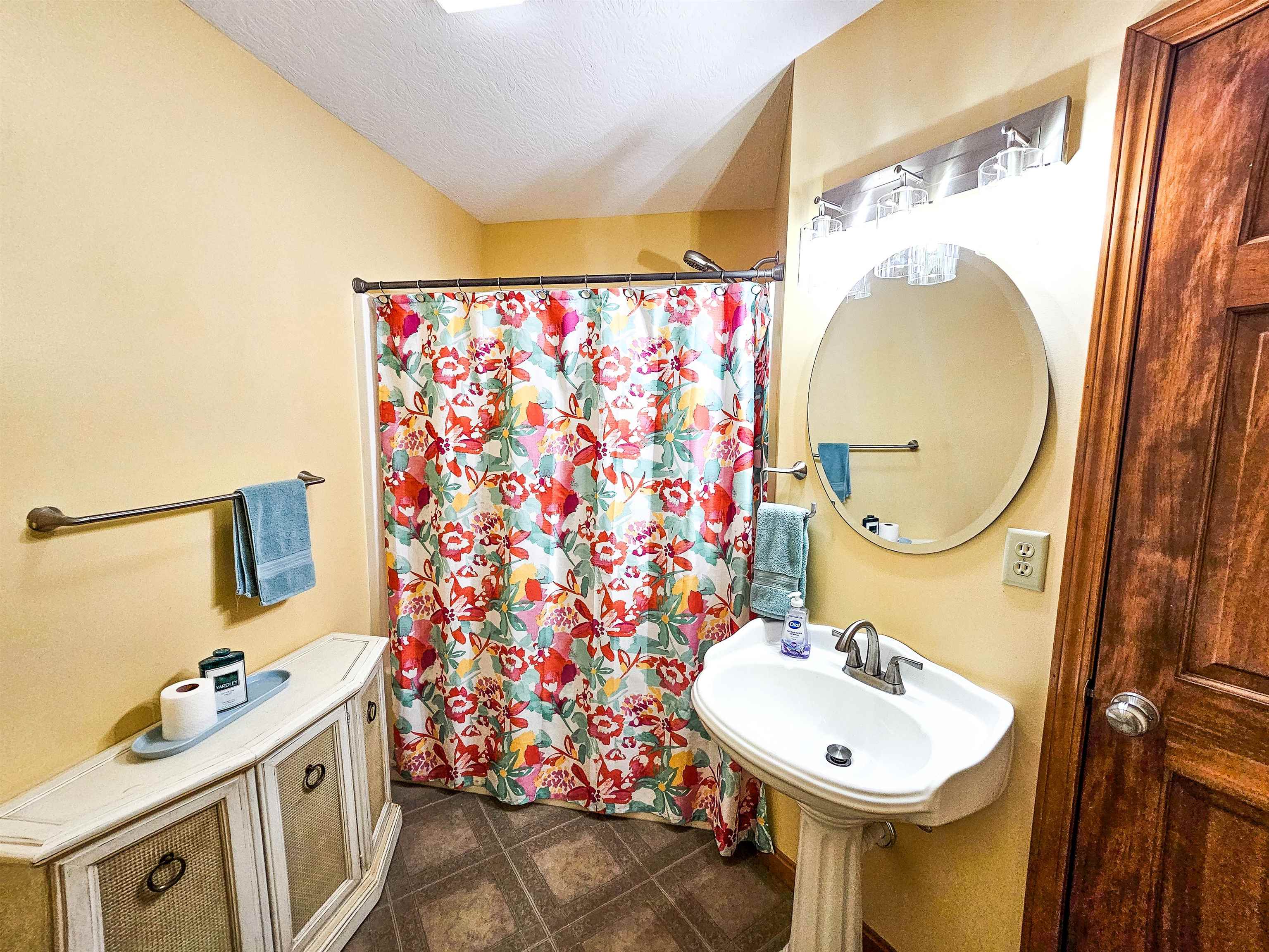 601 Indian Ridge Road, Falls of Rough, Kentucky 40119, 4 Bedrooms Bedrooms, ,3 BathroomsBathrooms,Single Family Residence,For Sale,Indian Ridge Road,93965