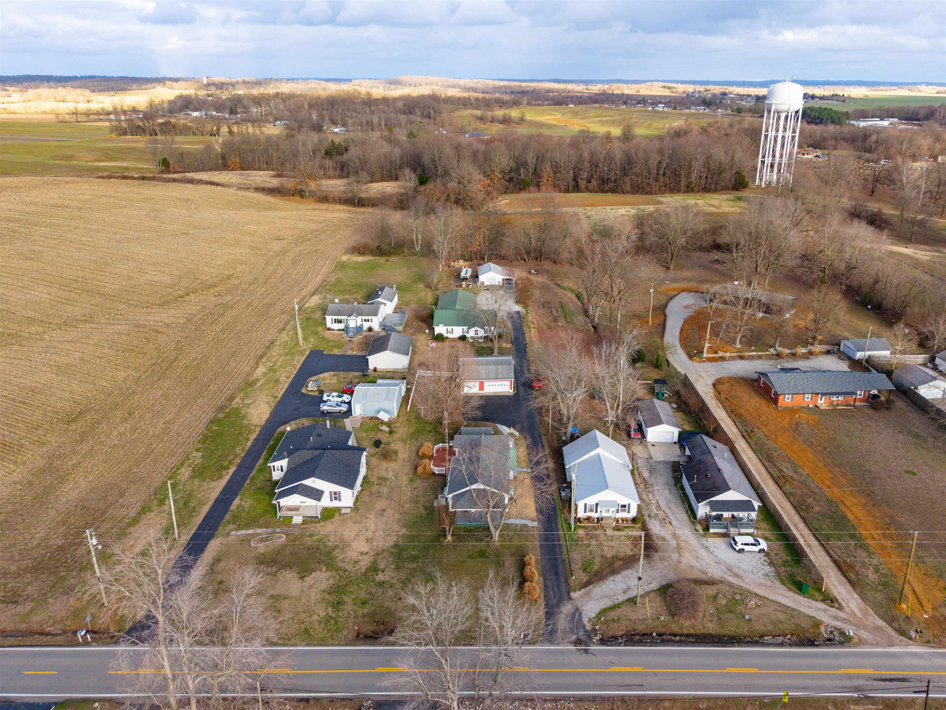 426 KY 136 W, Calhoun, Kentucky 42327, 2 Bedrooms Bedrooms, ,1 BathroomBathrooms,Single Family Residence,For Sale,KY 136 W,93969