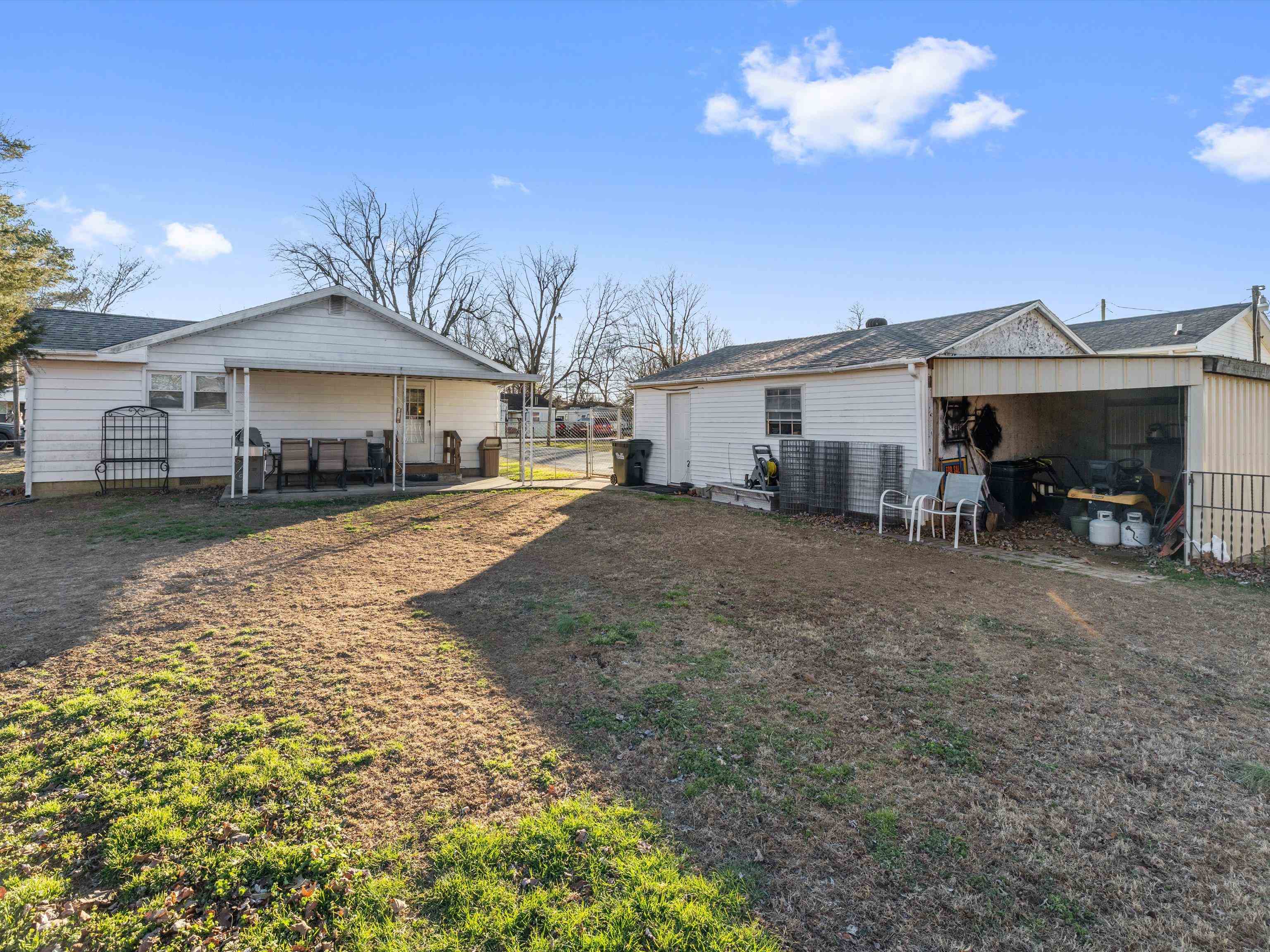 122 Highland Ave, Madisonville, Kentucky 42431, 2 Bedrooms Bedrooms, ,1 BathroomBathrooms,Single Family Residence,For Sale,Highland Ave,93974