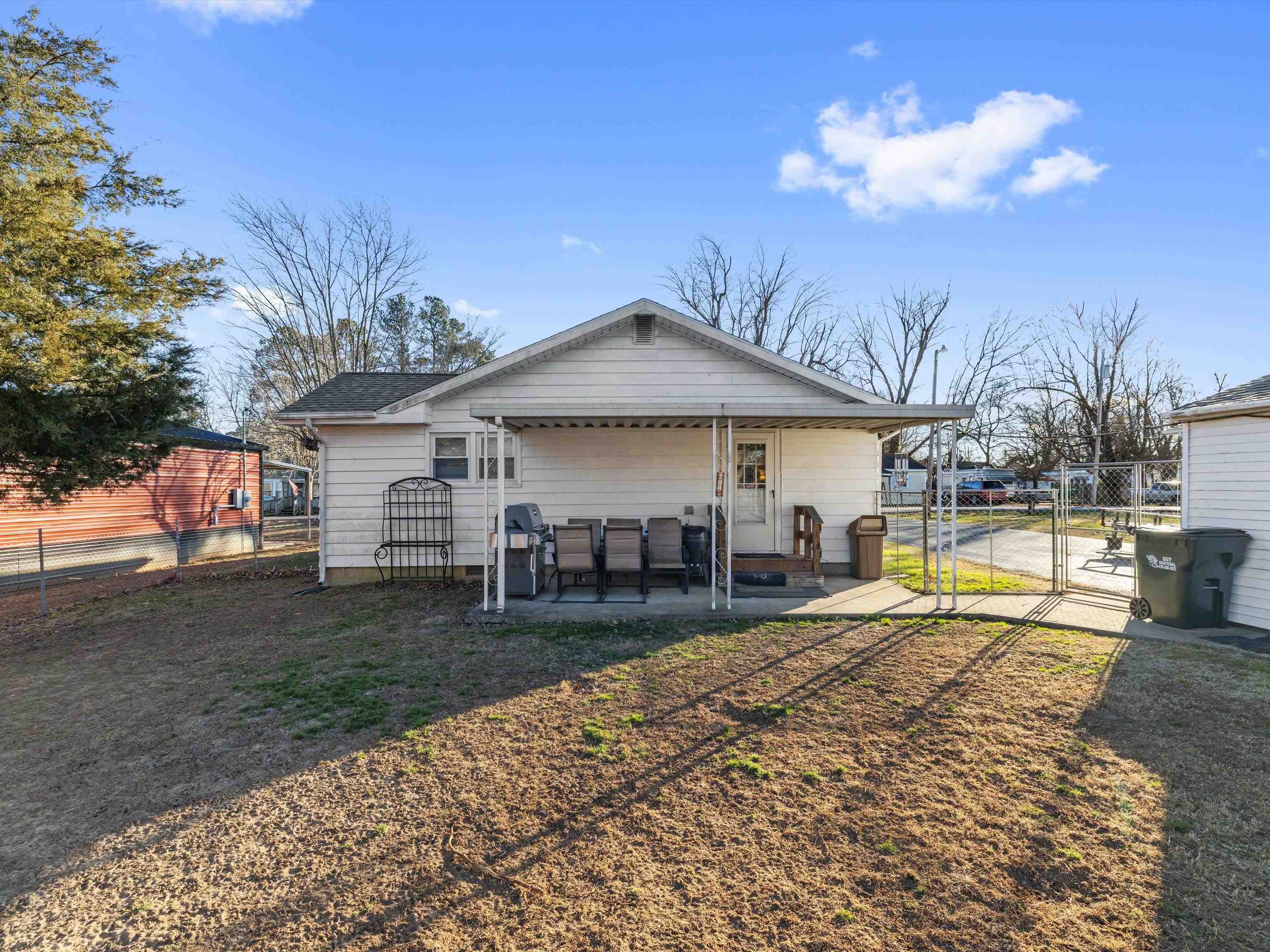 122 Highland Ave, Madisonville, Kentucky 42431, 2 Bedrooms Bedrooms, ,1 BathroomBathrooms,Single Family Residence,For Sale,Highland Ave,93974