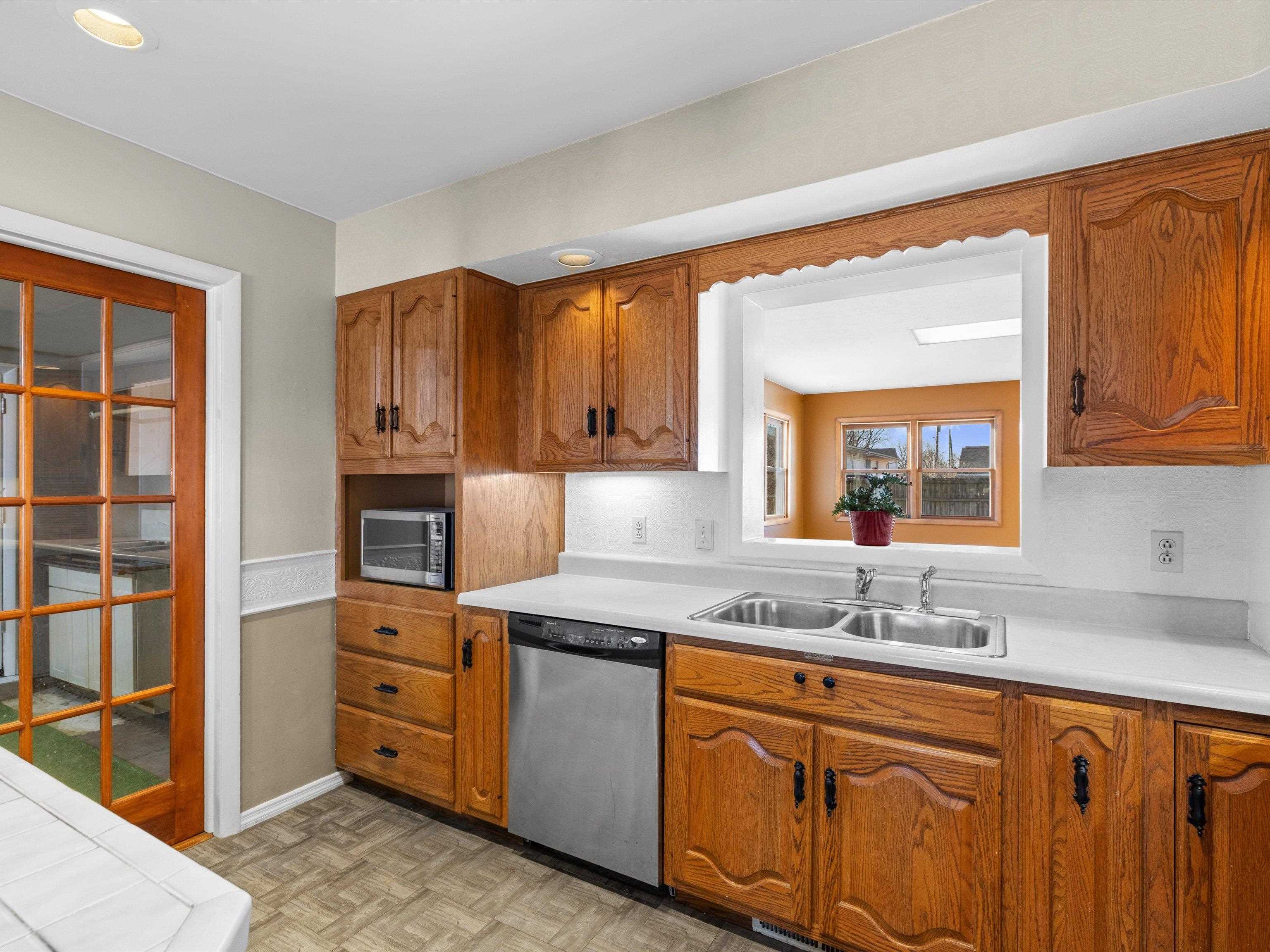 2416 Cavalcade Drive, Owensboro, Kentucky 42301, 3 Bedrooms Bedrooms, ,1 BathroomBathrooms,Single Family Residence,For Sale,Cavalcade Drive,93976