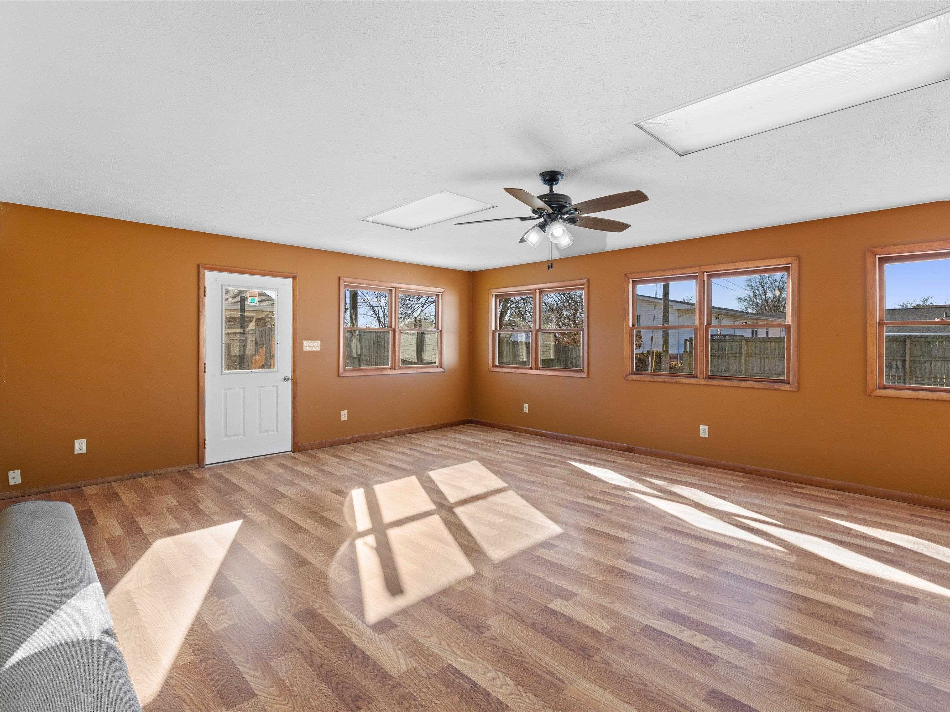 2416 Cavalcade Drive, Owensboro, Kentucky 42301, 3 Bedrooms Bedrooms, ,1 BathroomBathrooms,Single Family Residence,For Sale,Cavalcade Drive,93976