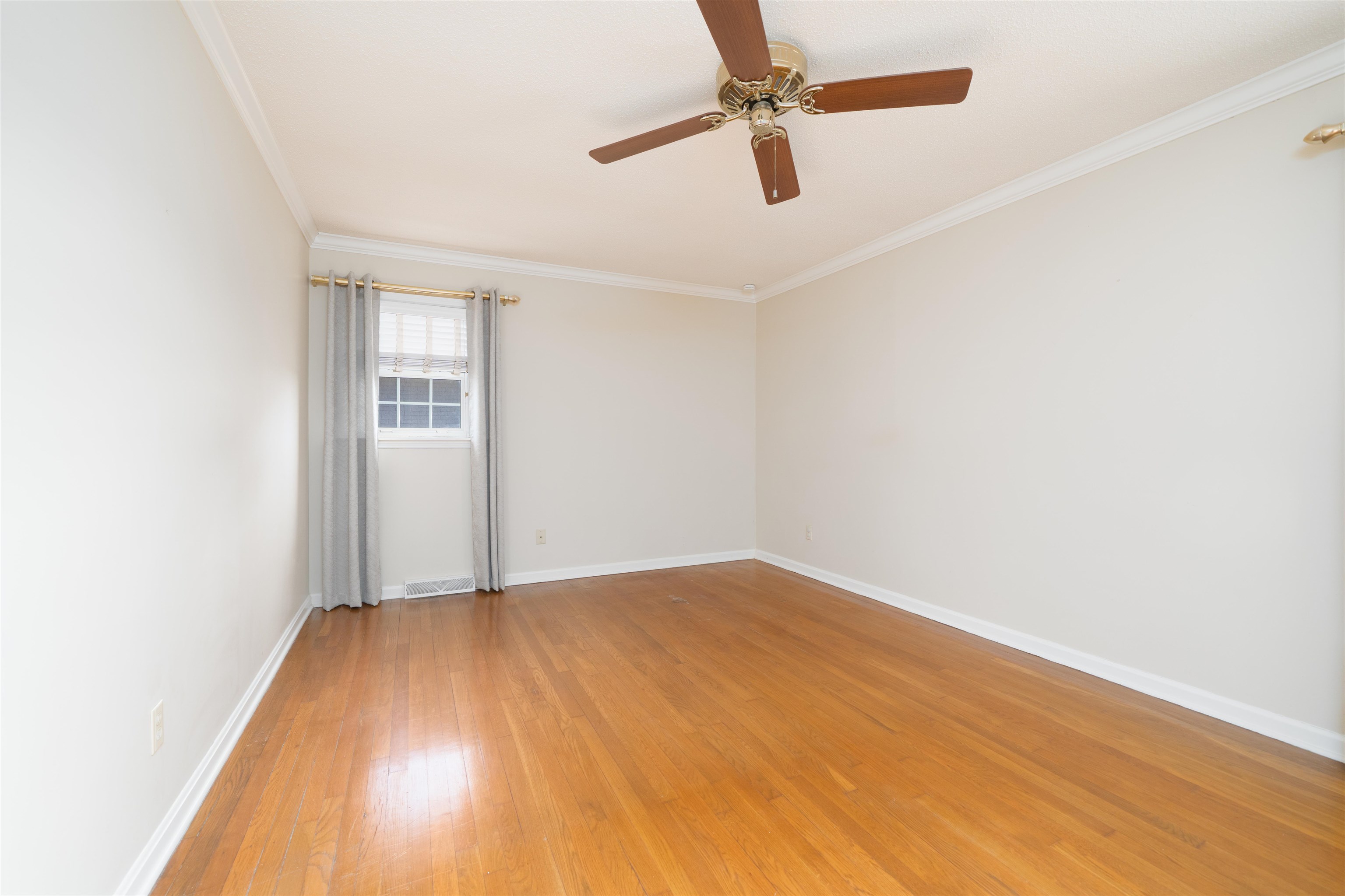 1526 Springdale Dr, Owensboro, Kentucky 42301, 4 Bedrooms Bedrooms, ,2 BathroomsBathrooms,Single Family Residence,For Sale,Springdale Dr,93981