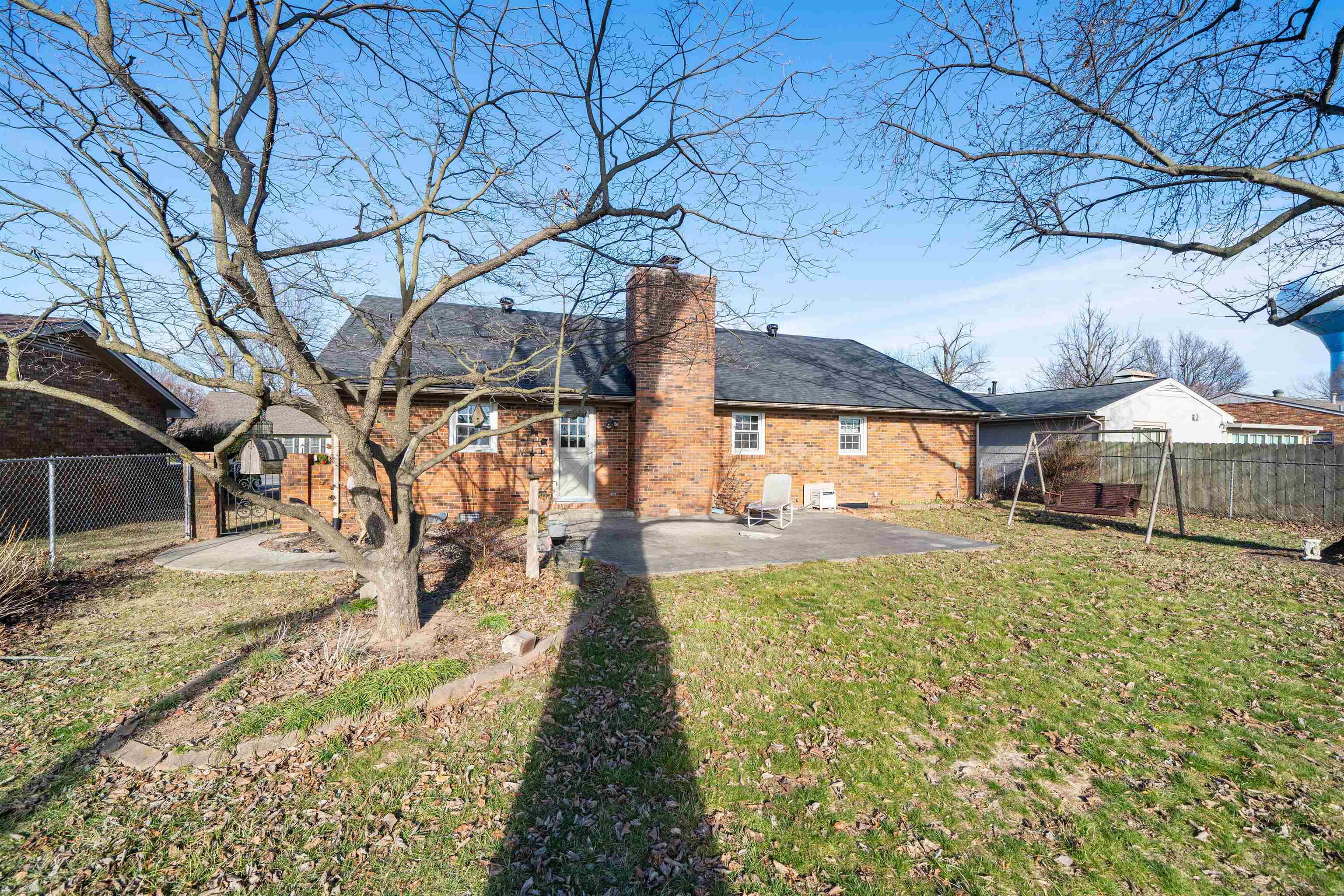 1526 Springdale Dr, Owensboro, Kentucky 42301, 4 Bedrooms Bedrooms, ,2 BathroomsBathrooms,Single Family Residence,For Sale,Springdale Dr,93981