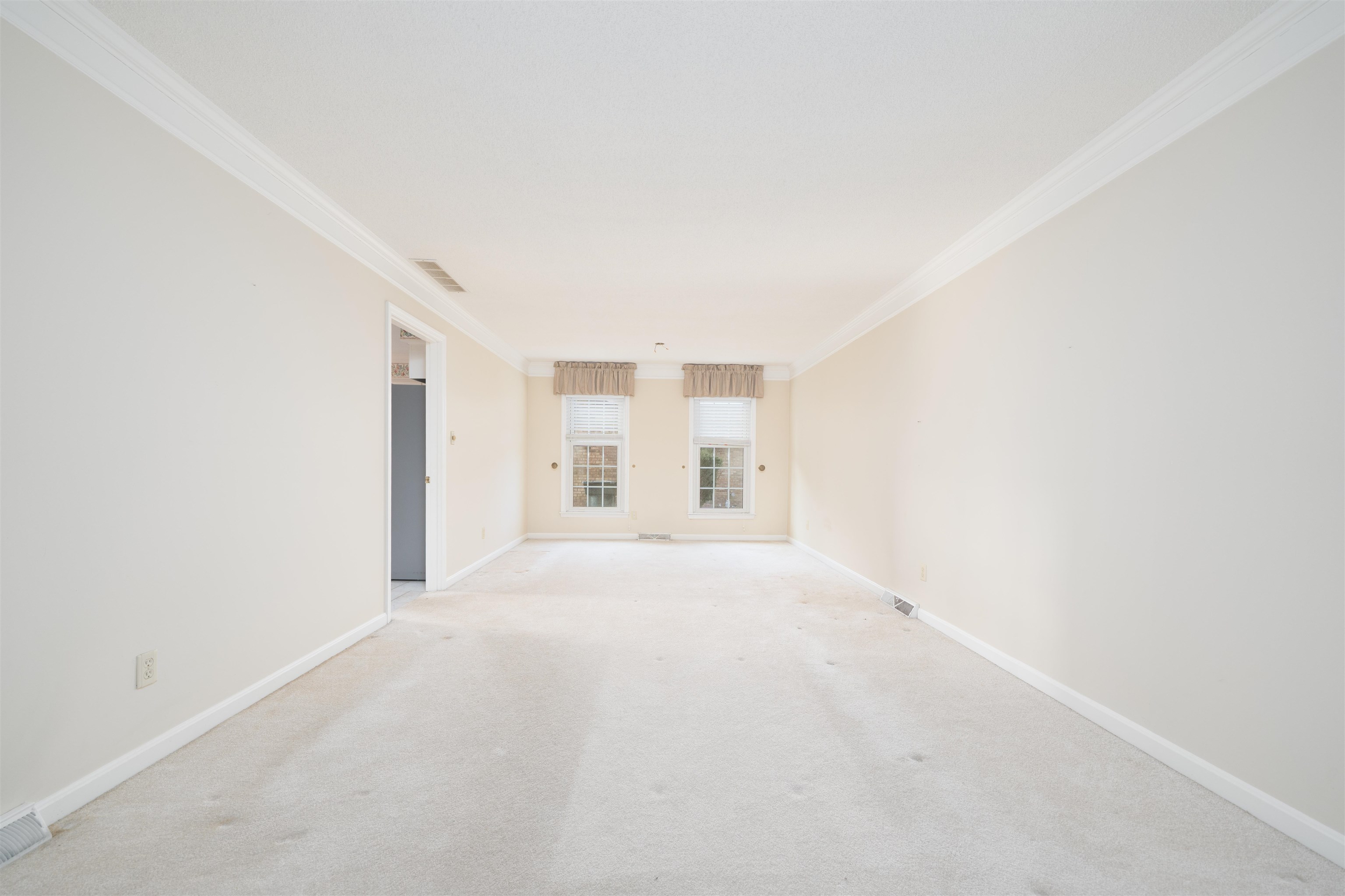 1526 Springdale Dr, Owensboro, Kentucky 42301, 4 Bedrooms Bedrooms, ,2 BathroomsBathrooms,Single Family Residence,For Sale,Springdale Dr,93981