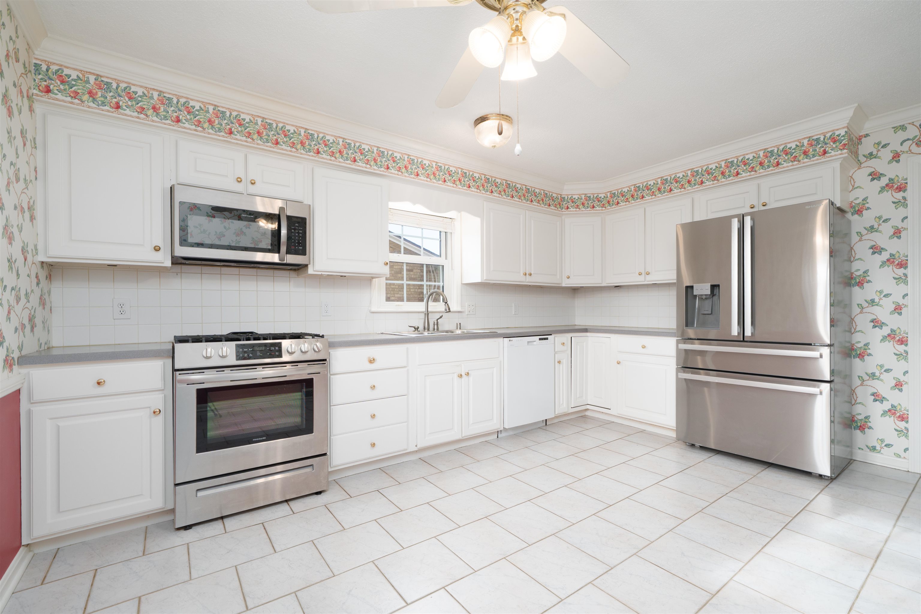 1526 Springdale Dr, Owensboro, Kentucky 42301, 4 Bedrooms Bedrooms, ,2 BathroomsBathrooms,Single Family Residence,For Sale,Springdale Dr,93981