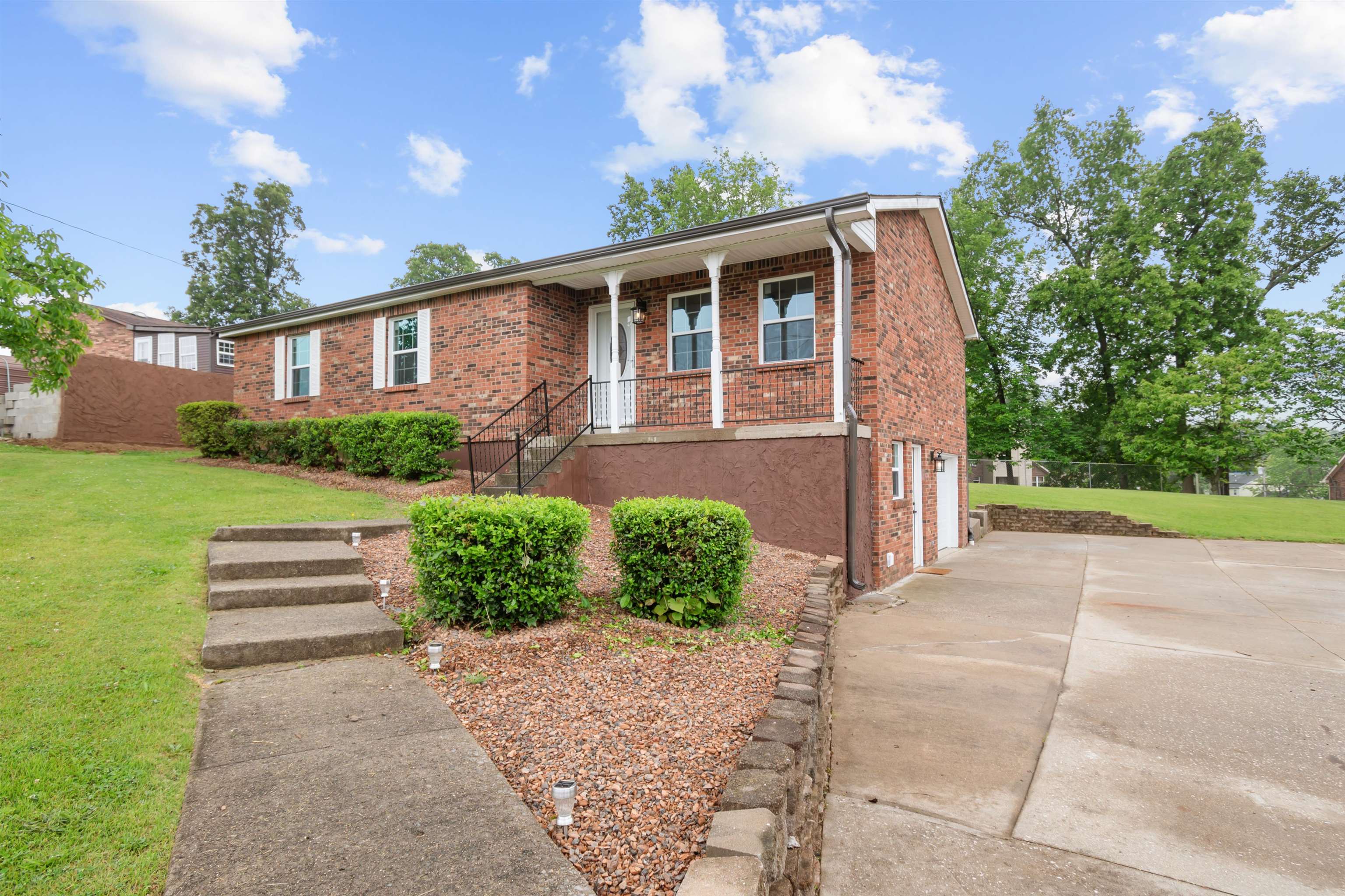 1333 Kingswood Way, Radcliff, Kentucky 40160, 4 Bedrooms Bedrooms, ,3 BathroomsBathrooms,Single Family Residence,For Sale,Kingswood Way,94001