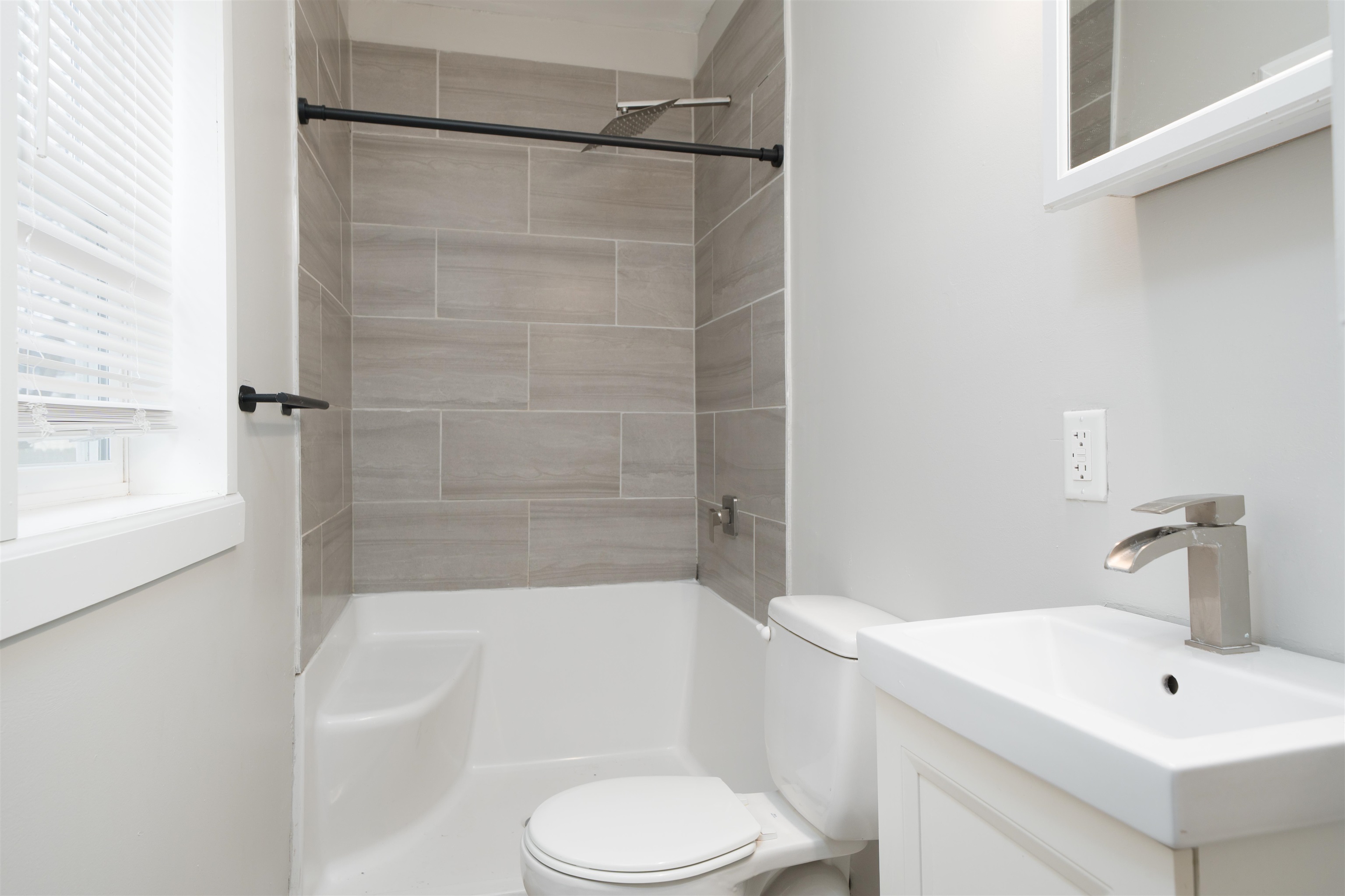 112 Sycamore St., Owensboro, Kentucky 42301, 3 Bedrooms Bedrooms, ,2 BathroomsBathrooms,Single Family Residence,For Sale,Sycamore St.,94013