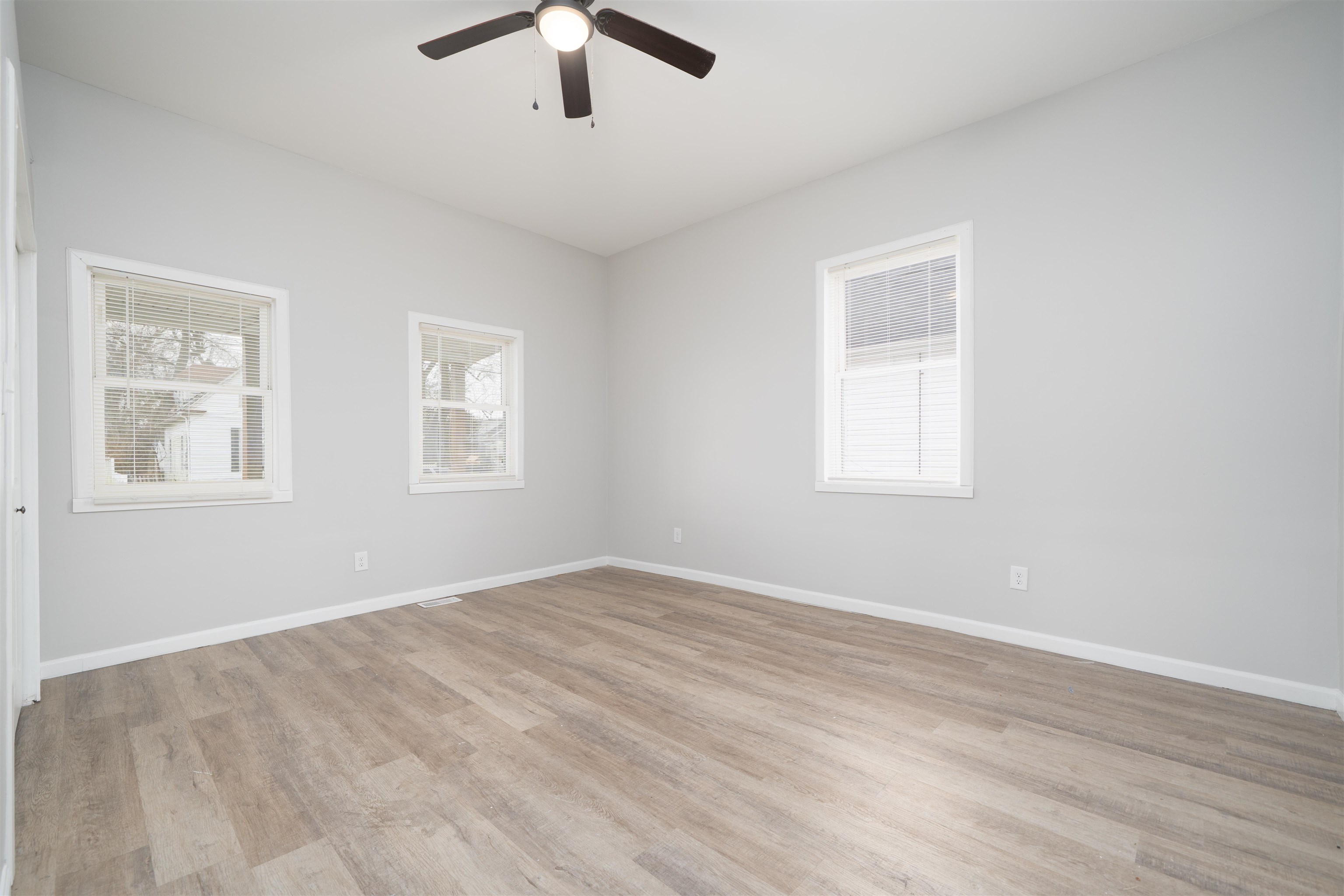 112 Sycamore St., Owensboro, Kentucky 42301, 3 Bedrooms Bedrooms, ,2 BathroomsBathrooms,Single Family Residence,For Sale,Sycamore St.,94013