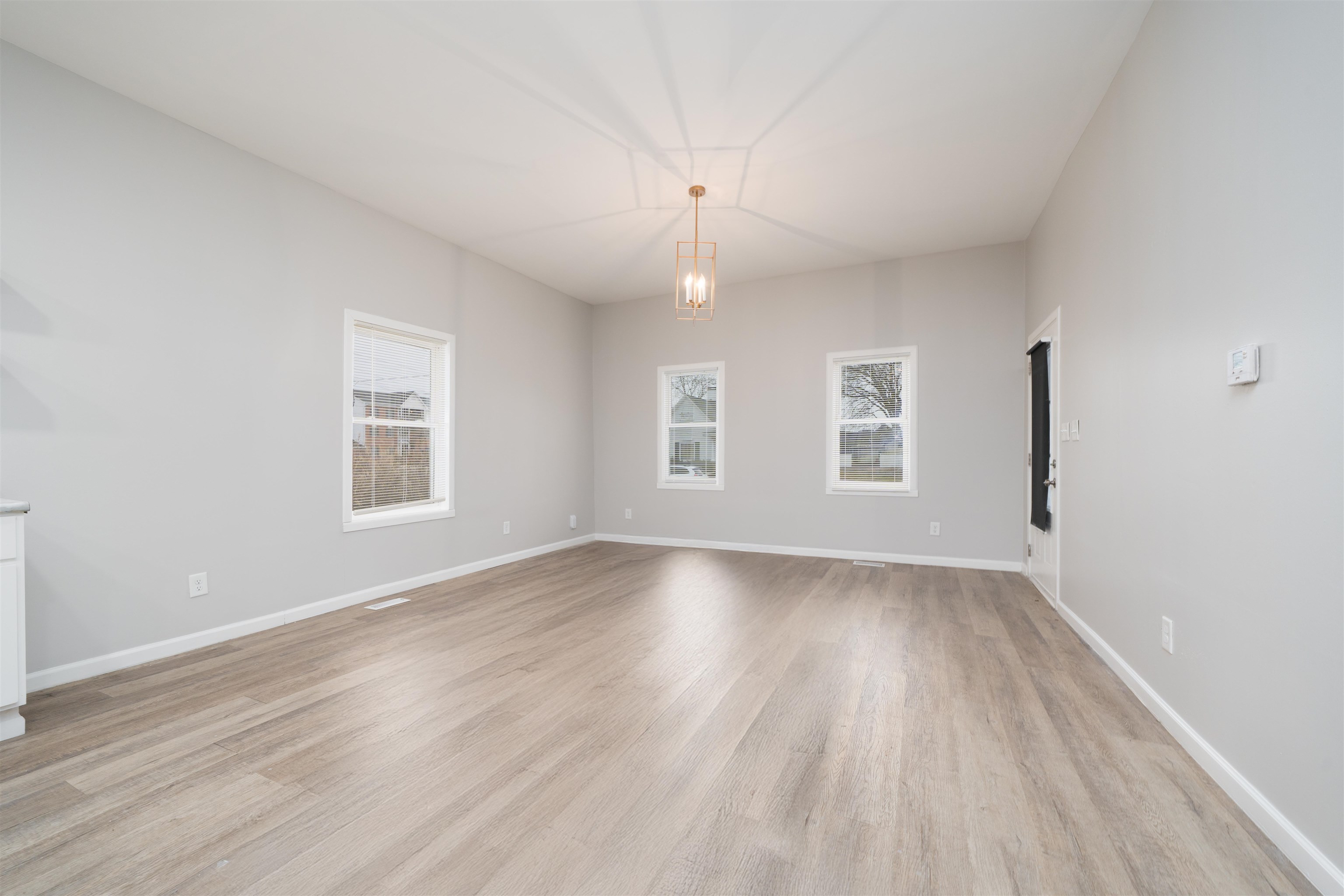 112 Sycamore St., Owensboro, Kentucky 42301, 3 Bedrooms Bedrooms, ,2 BathroomsBathrooms,Single Family Residence,For Sale,Sycamore St.,94013