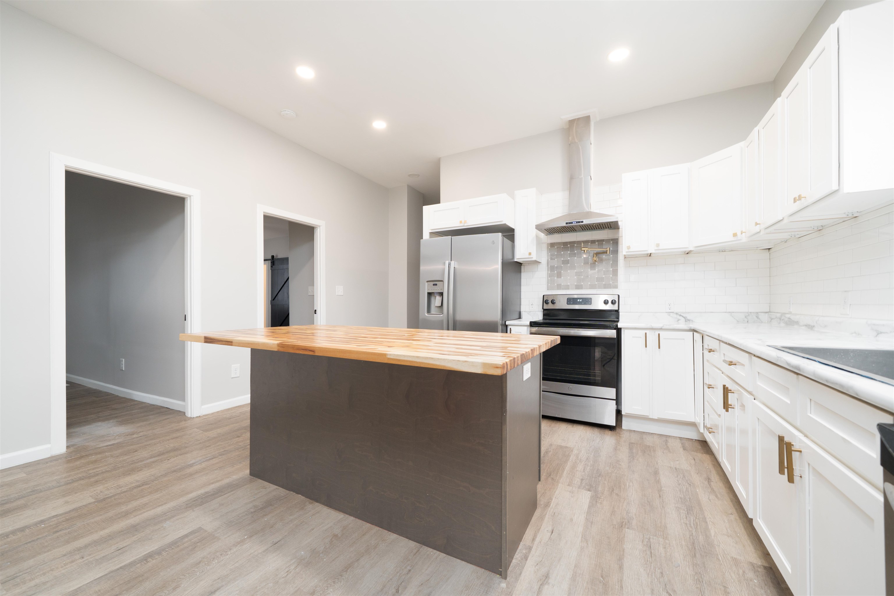 112 Sycamore St., Owensboro, Kentucky 42301, 3 Bedrooms Bedrooms, ,2 BathroomsBathrooms,Single Family Residence,For Sale,Sycamore St.,94013