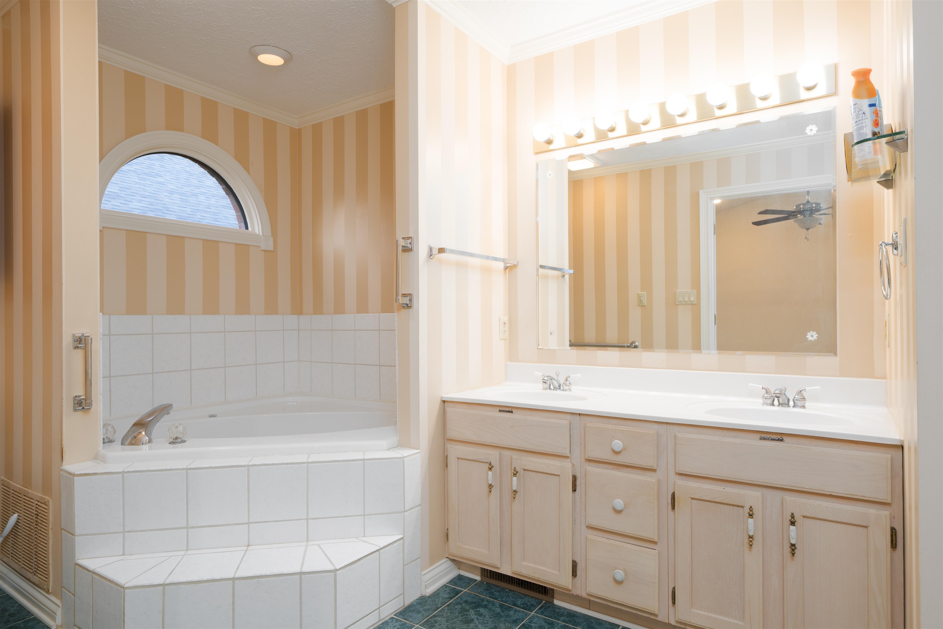 3316 Bryant Ct, Owensboro, Kentucky 42303, 3 Bedrooms Bedrooms, ,2 BathroomsBathrooms,Single Family Residence,For Sale,Bryant Ct,94018