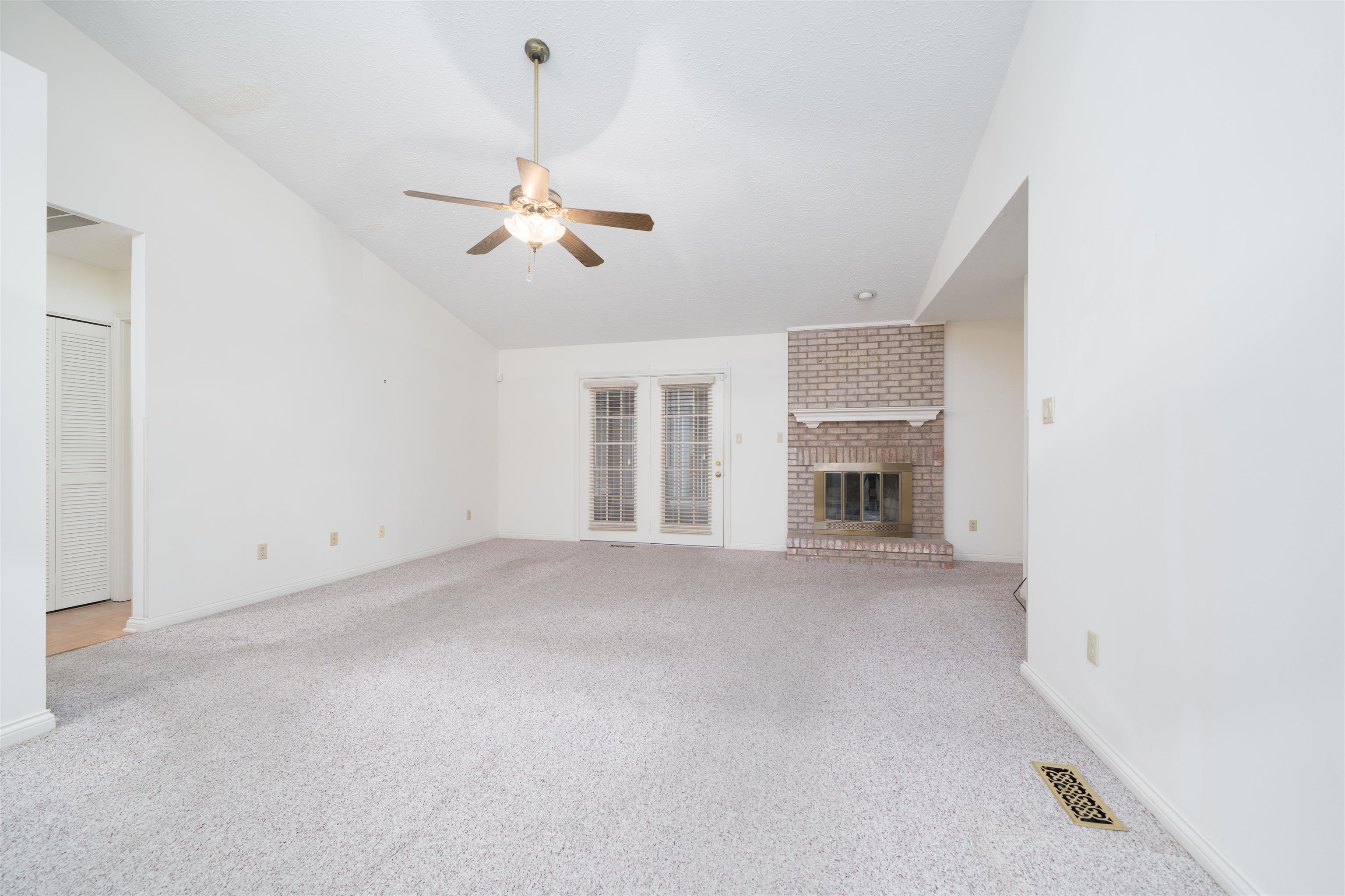 3316 Bryant Ct, Owensboro, Kentucky 42303, 3 Bedrooms Bedrooms, ,2 BathroomsBathrooms,Single Family Residence,For Sale,Bryant Ct,94018