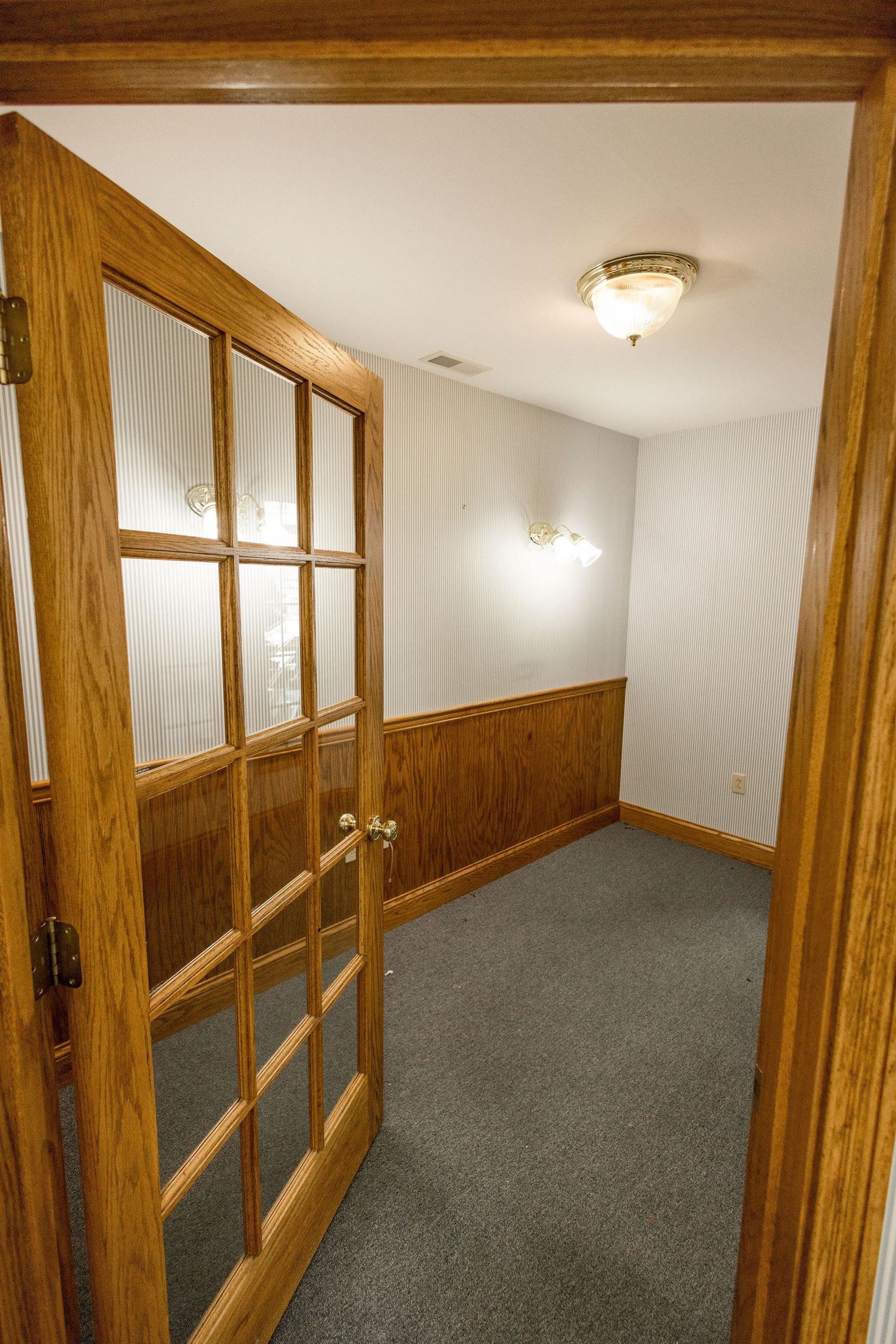 3030 Burlew Boulevard, Owensboro, Kentucky 42303, ,Office,For Sale,Burlew Boulevard,94024