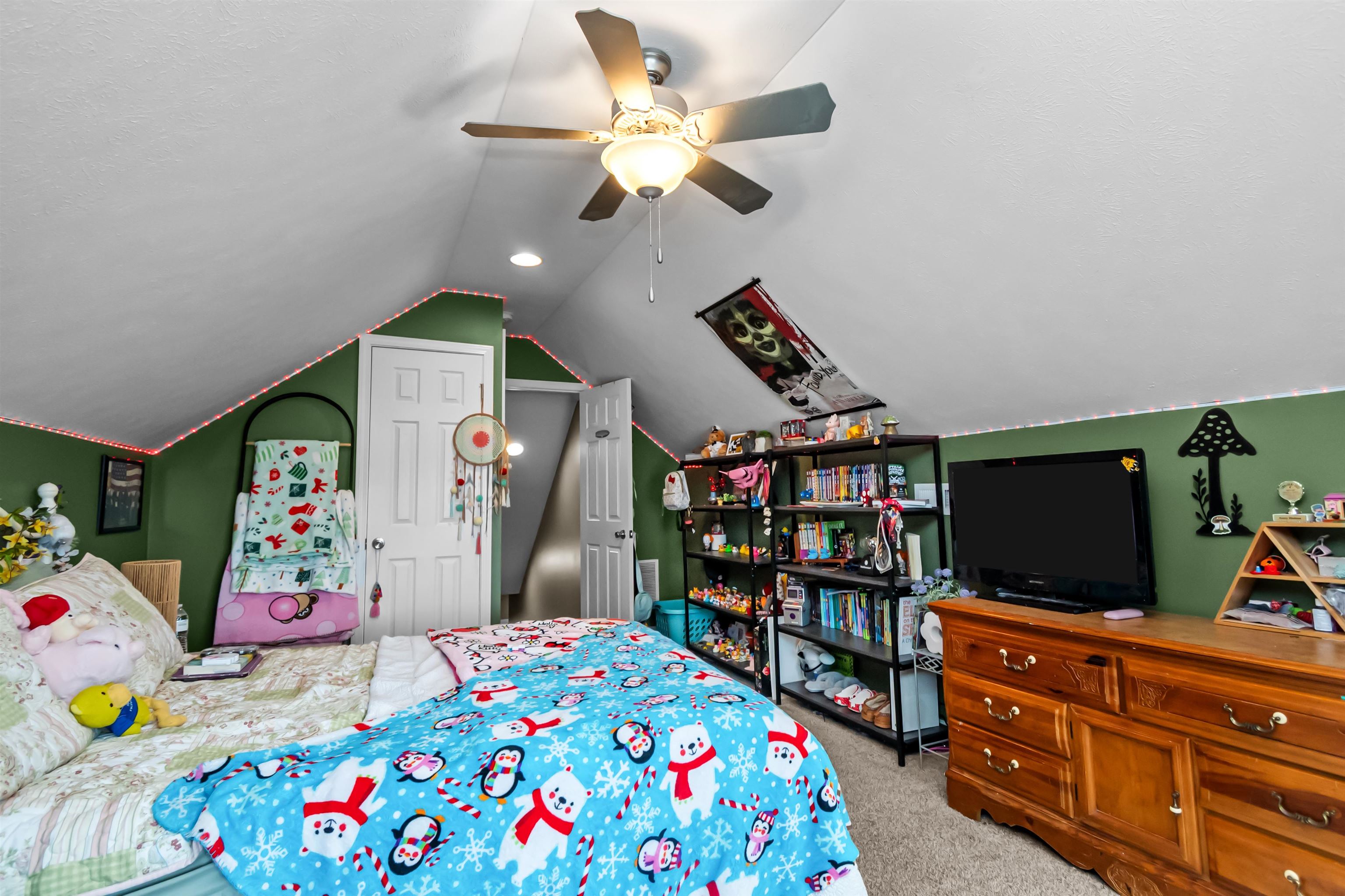 5557 Mulberry Place, Owensboro, Kentucky 42301, 4 Bedrooms Bedrooms, ,2 BathroomsBathrooms,Single Family Residence,For Sale,5557 Mulberry Place,94026