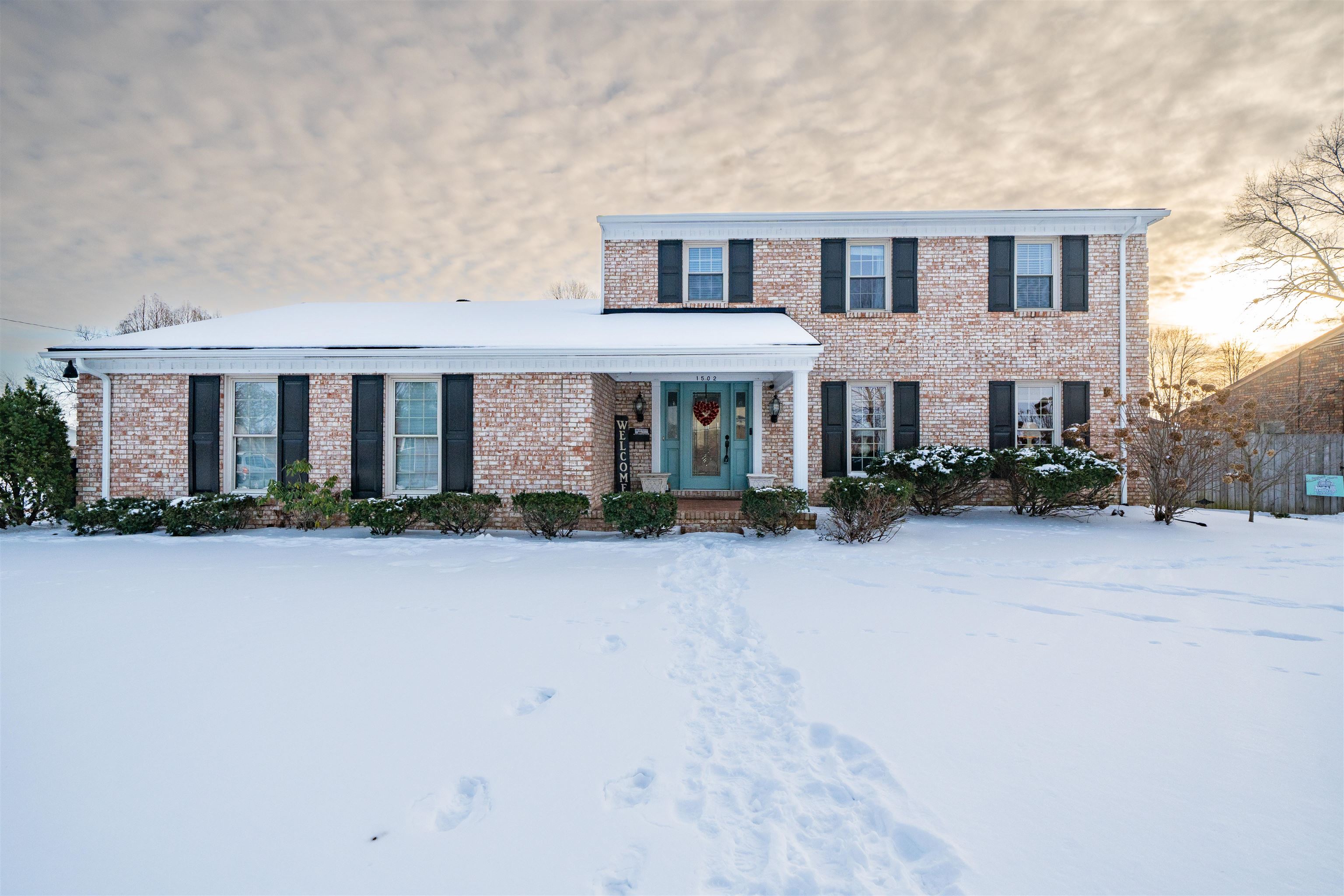 1502 Forrest Ln, Owensboro, Kentucky 42301, 4 Bedrooms Bedrooms, ,2 BathroomsBathrooms,Single Family Residence,For Sale,Forrest Ln,94029