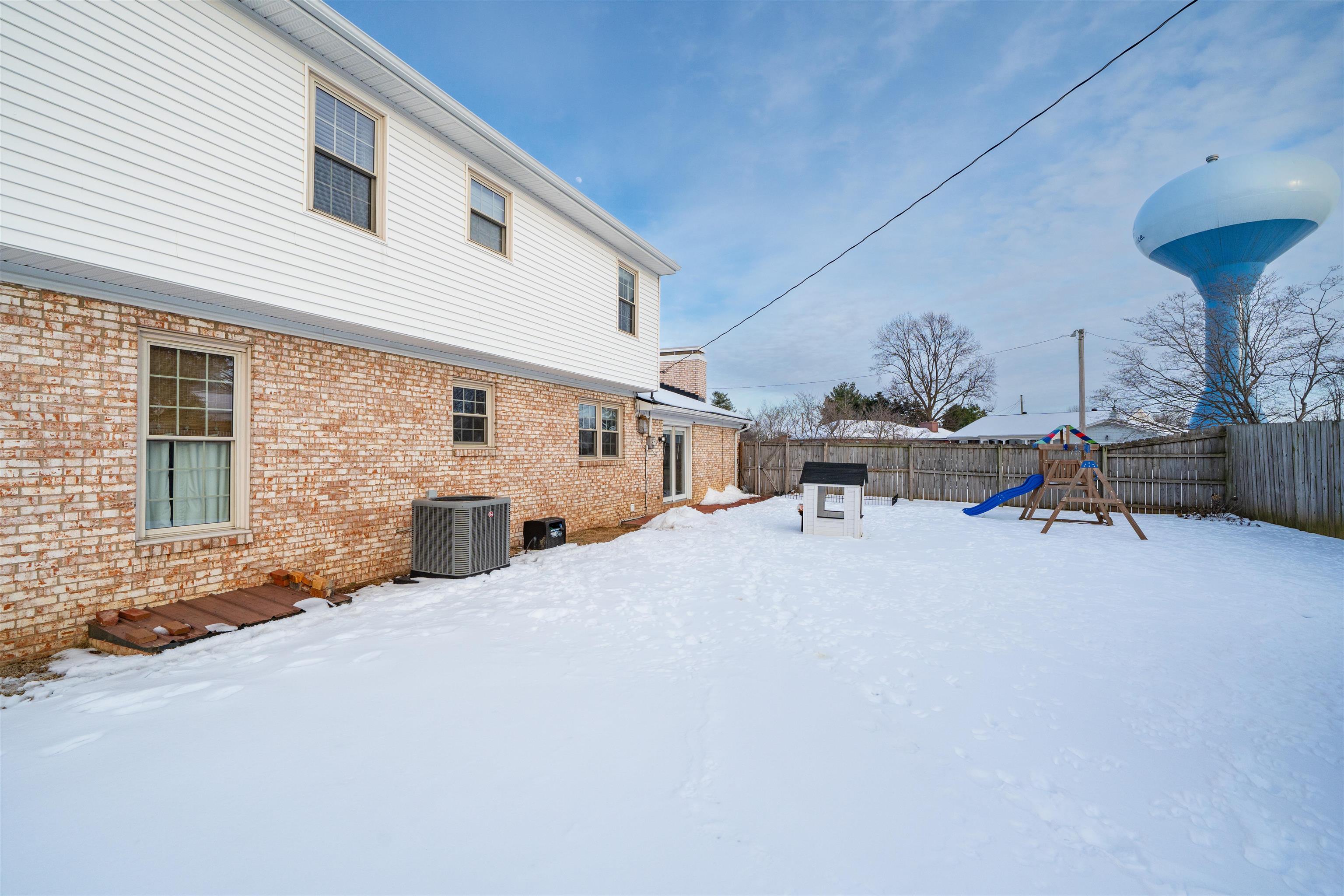 1502 Forrest Ln, Owensboro, Kentucky 42301, 4 Bedrooms Bedrooms, ,2 BathroomsBathrooms,Single Family Residence,For Sale,Forrest Ln,94029