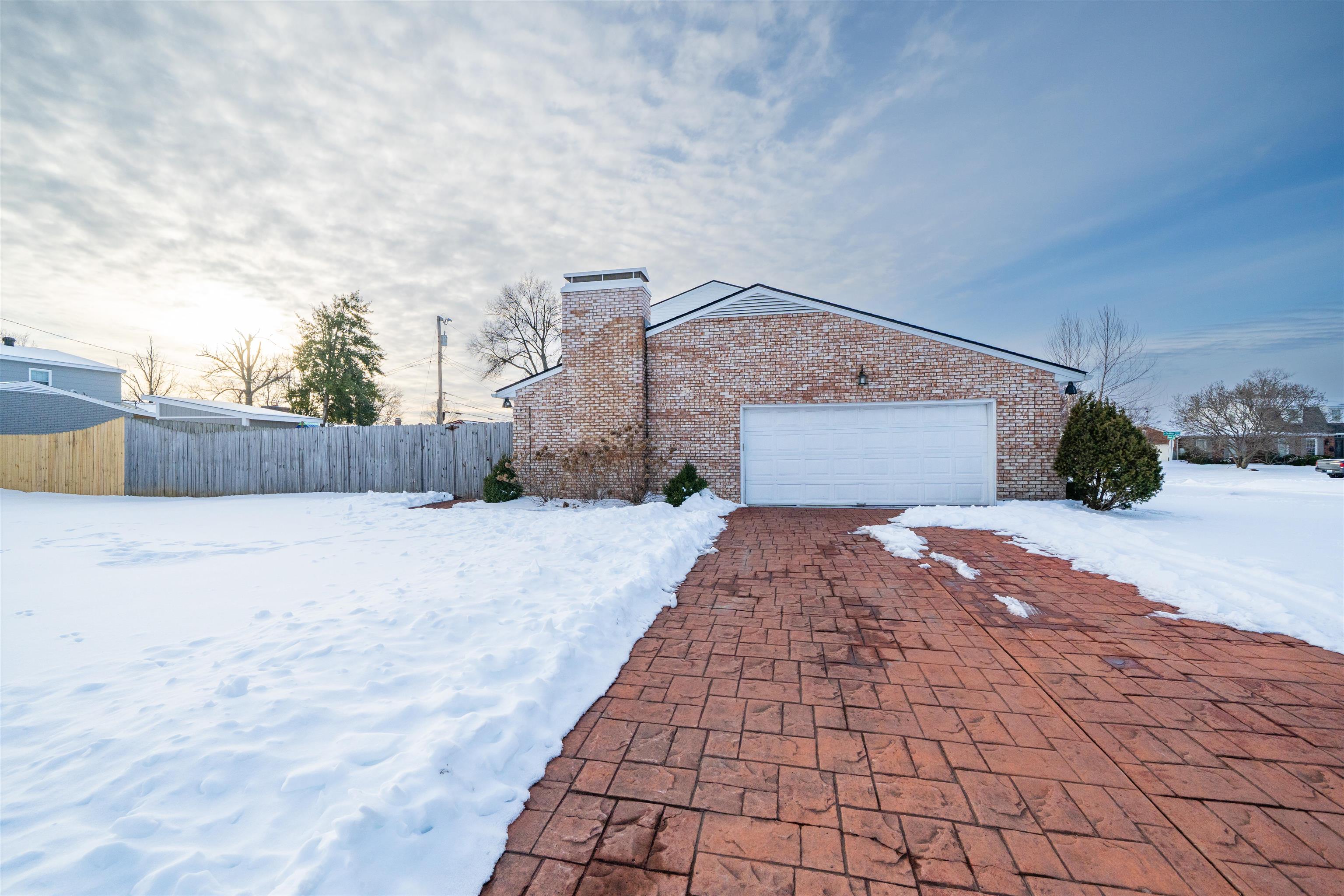 1502 Forrest Ln, Owensboro, Kentucky 42301, 4 Bedrooms Bedrooms, ,2 BathroomsBathrooms,Single Family Residence,For Sale,Forrest Ln,94029