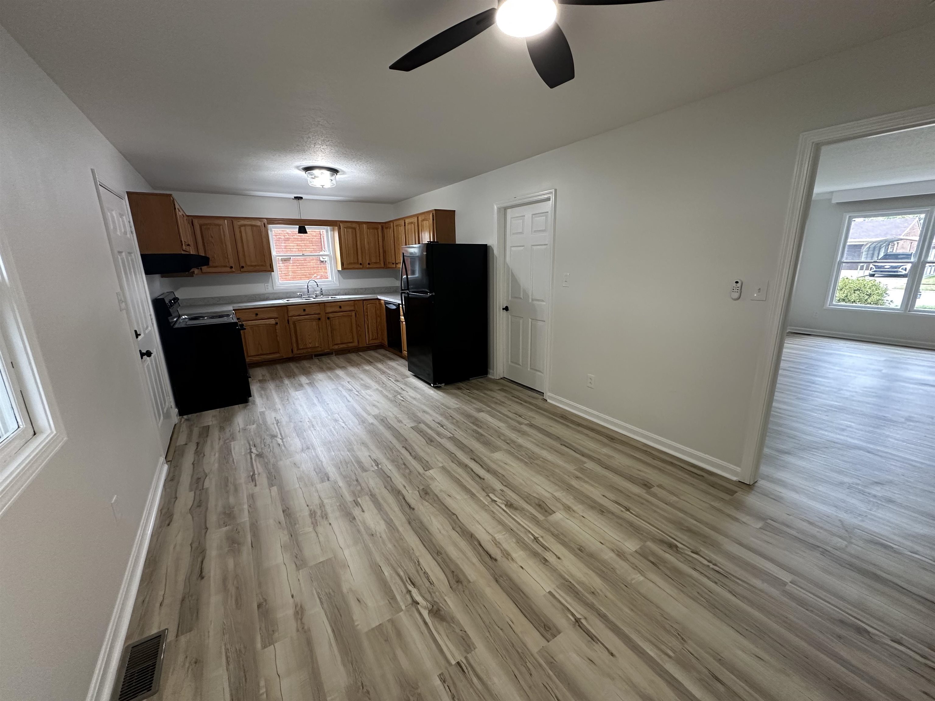 2324 Middleground Dr, Owensboro, Kentucky 42301, 4 Bedrooms Bedrooms, ,2 BathroomsBathrooms,Single Family Residence,For Sale,Middleground Dr,94032